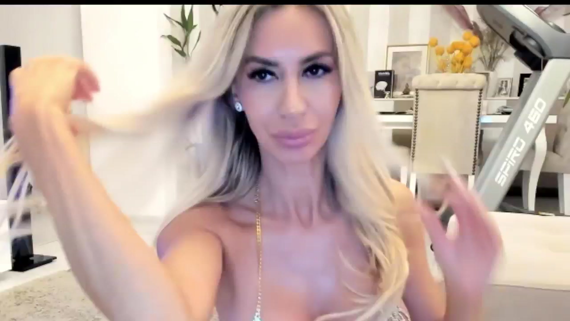Gallery image thumbnail from Missy_alena's myfreecams stream on, 09/29/2025, 01:08 image 18 of 20