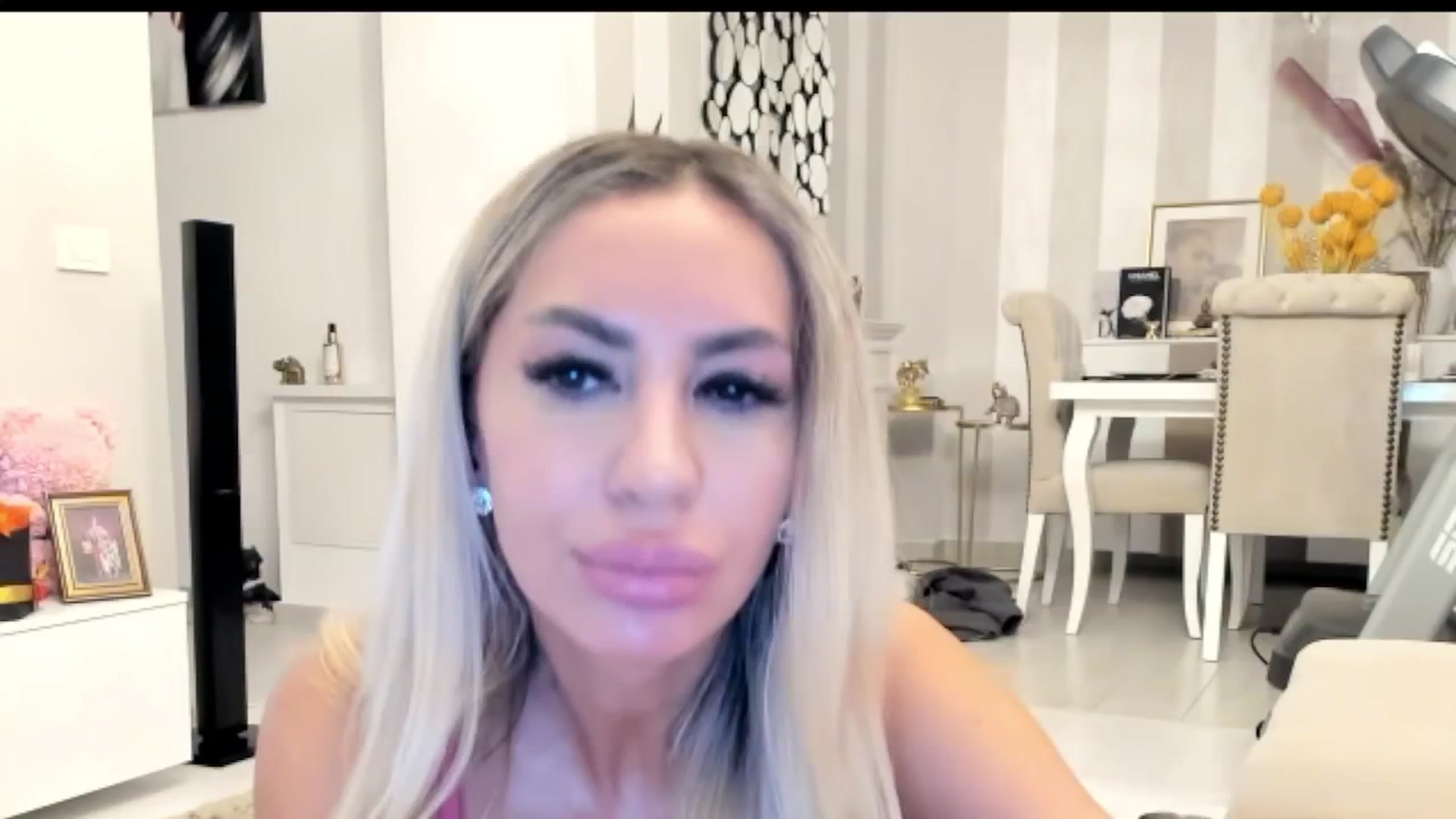 Gallery image thumbnail from Missy_alena's myfreecams stream on, 10/04/2025, 22:49 image 14 of 20