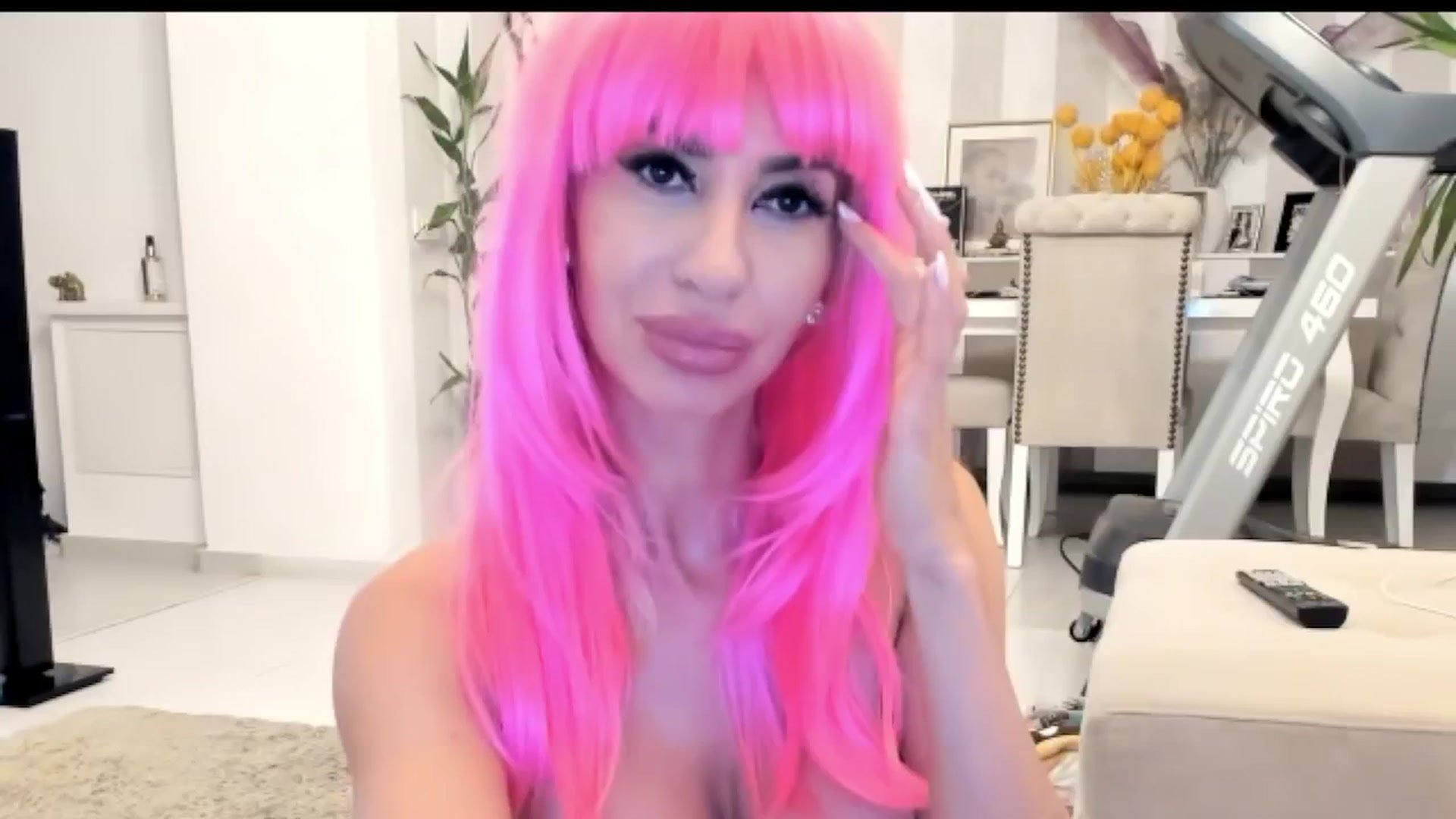 Gallery image thumbnail from Missy_alena's myfreecams stream on, 10/08/2025, 01:35 image 16 of 20