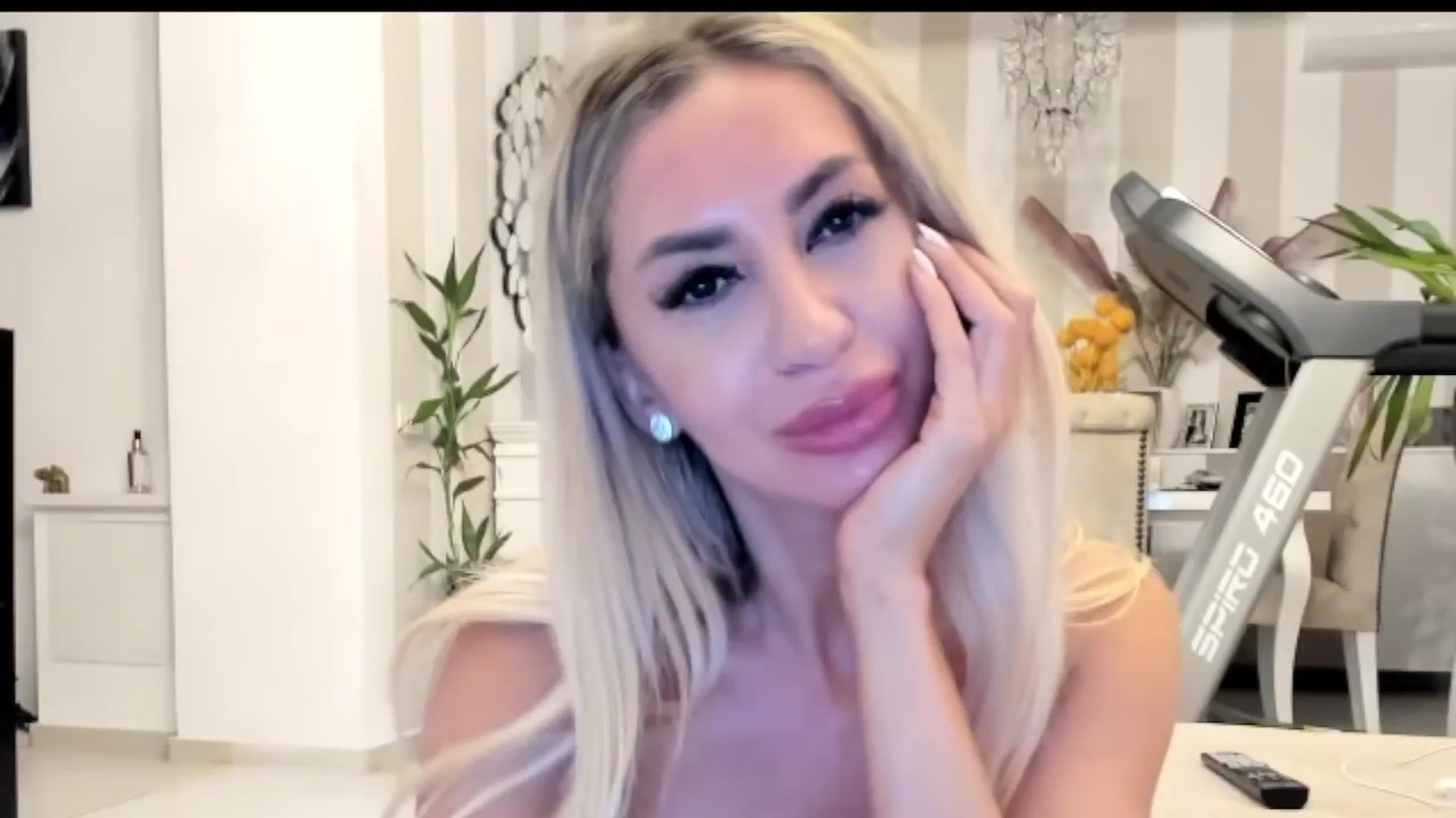 Gallery image thumbnail from Missy_alena's myfreecams stream on, 10/08/2025, 01:35 image 8 of 20