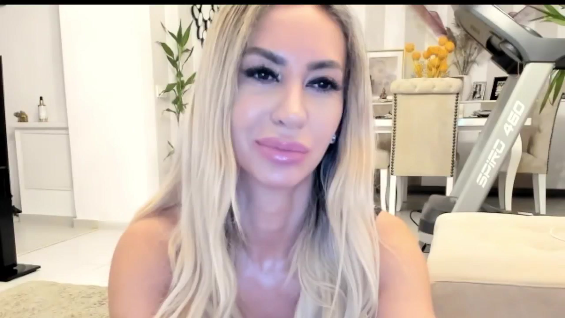 Gallery image thumbnail from Missy_alena's myfreecams stream on, 10/08/2025, 21:36 image 12 of 20