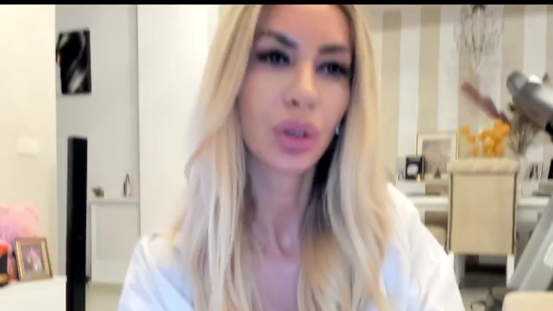 Gallery image thumbnail from Missy_alena's myfreecams stream on, 10/11/2025, 24:45 image 1 of 20