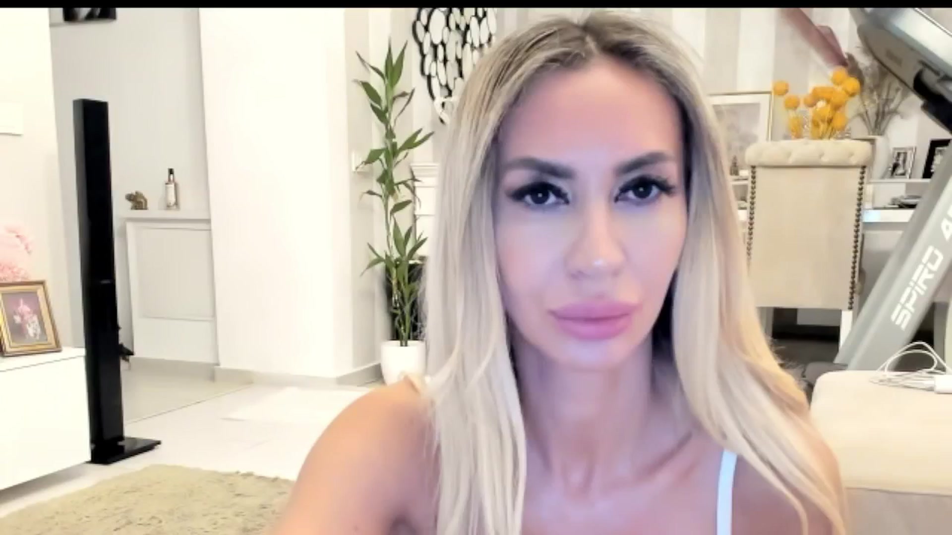 Gallery image thumbnail from Missy_alena's myfreecams stream on, 10/13/2025, 20:35 image 20 of 20