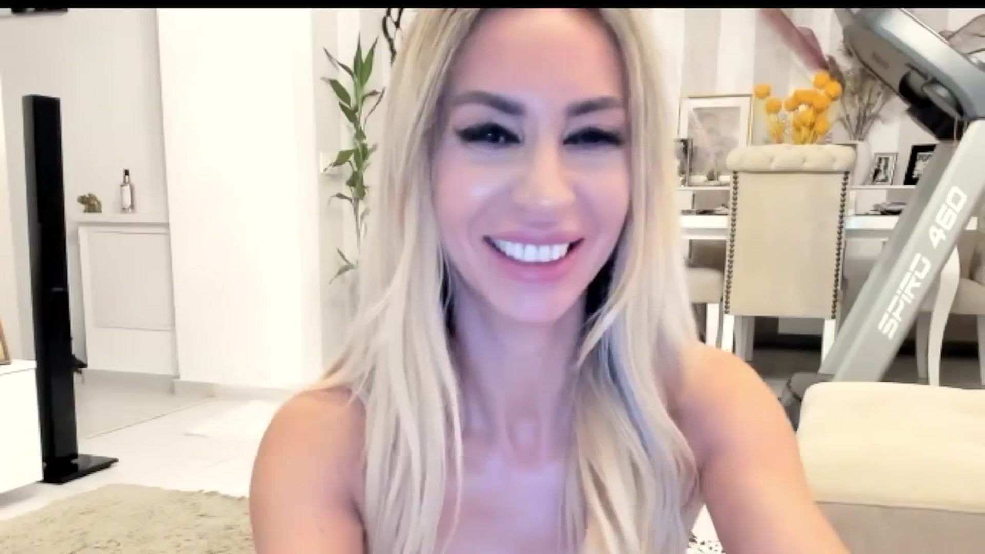 Gallery image thumbnail from Missy_alena's myfreecams stream on, 10/13/2025, 22:07 image 10 of 20