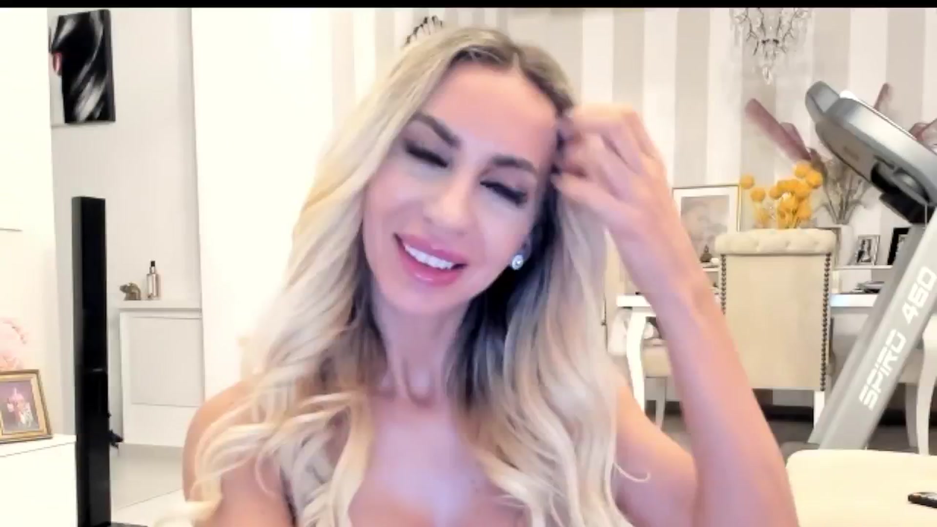 Gallery image thumbnail from Missy_alena's myfreecams stream on, 10/15/2025, 24:04 image 3 of 20
