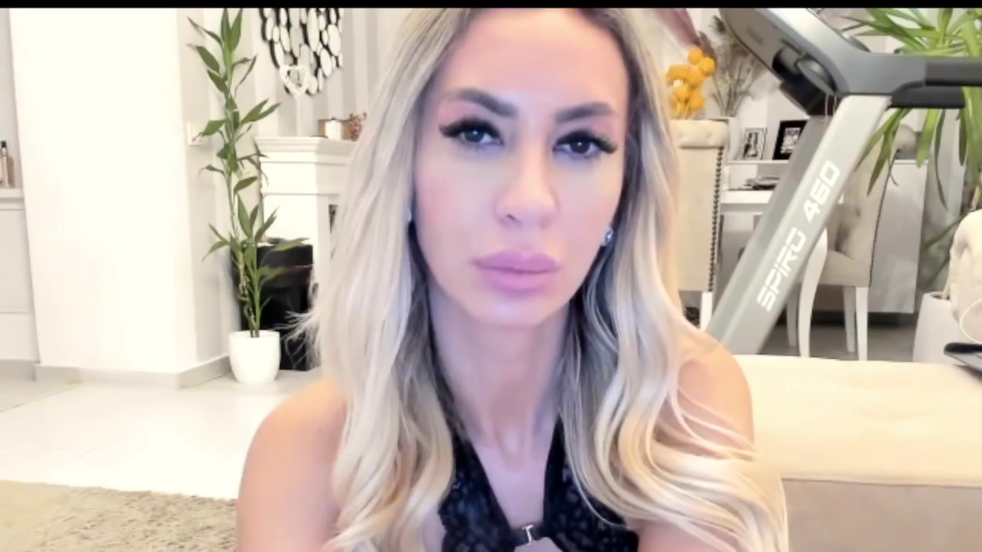 Gallery image thumbnail from Missy_alena's myfreecams stream on, 10/18/2025, 23:03 image 11 of 20