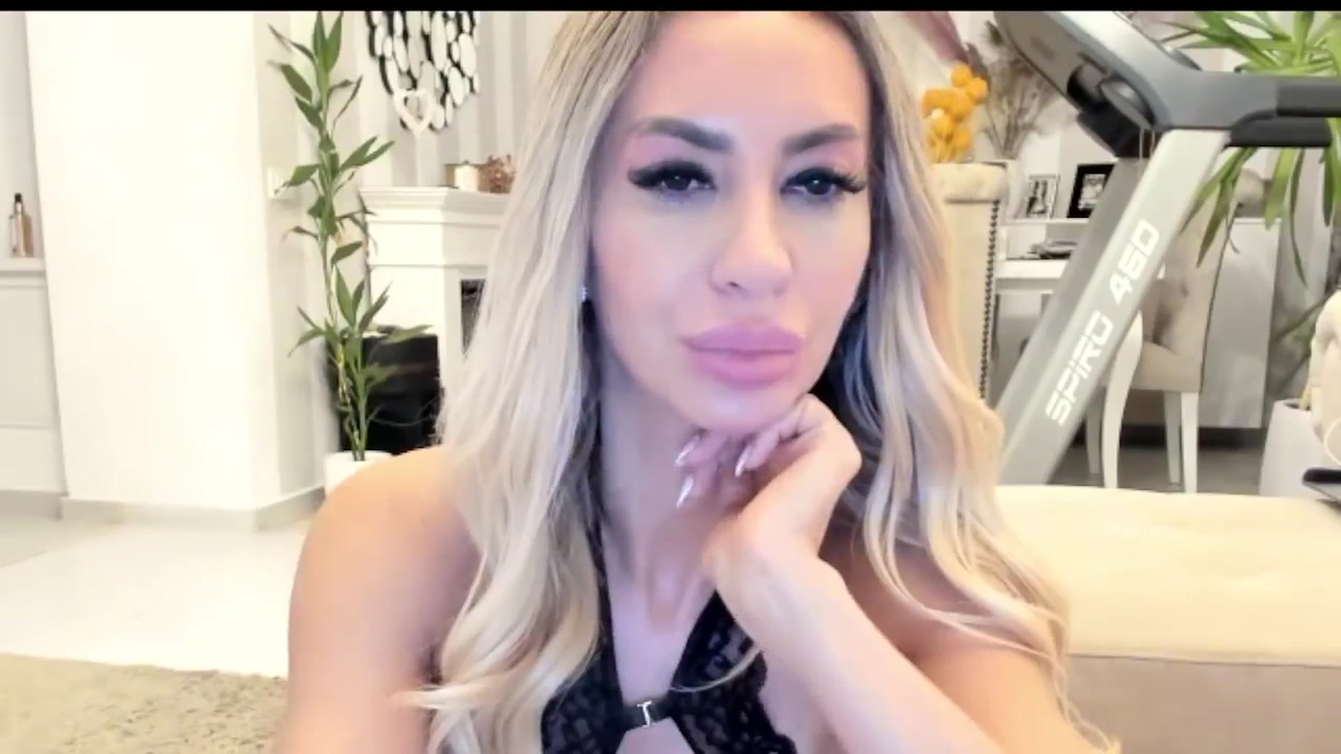 Gallery image thumbnail from Missy_alena's myfreecams stream on, 10/18/2025, 23:03 image 13 of 20