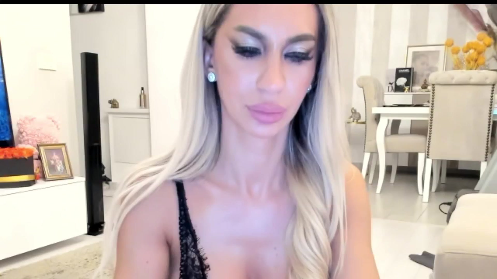 Gallery image thumbnail from Missy_alena's myfreecams stream on, 10/26/2025, 24:30 image 1 of 20