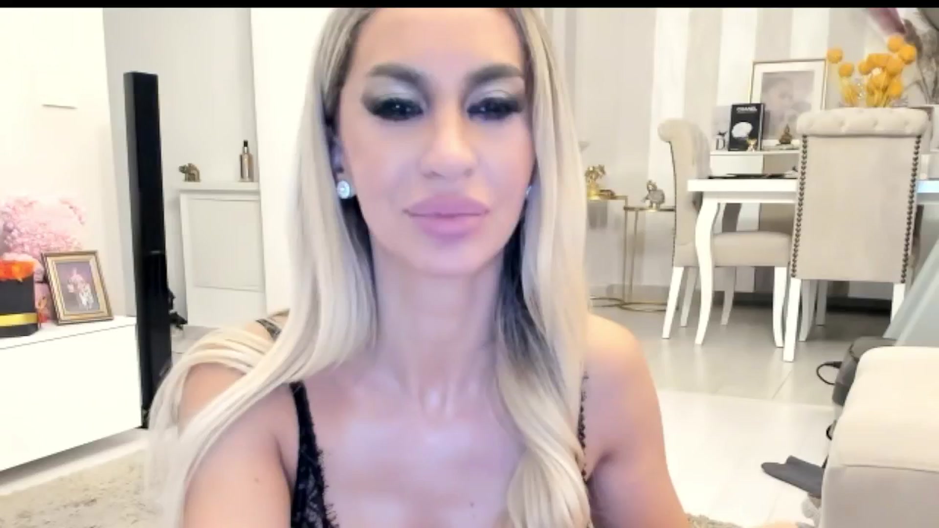 Gallery image thumbnail from Missy_alena's myfreecams stream on, 10/26/2025, 01:47 image 19 of 20
