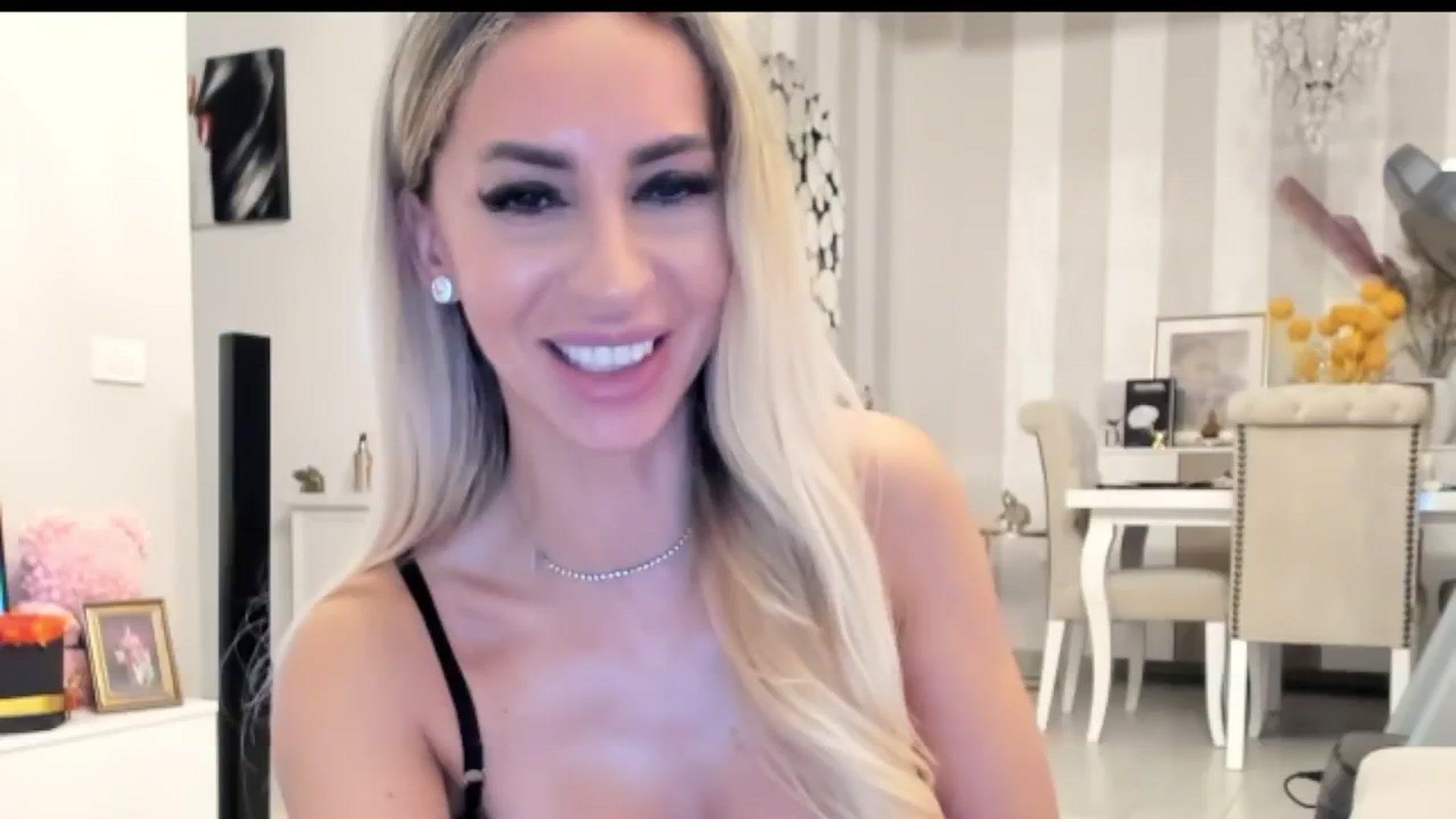 Gallery image thumbnail from Missy_alena's myfreecams stream on, 10/28/2025, 01:32 image 15 of 20