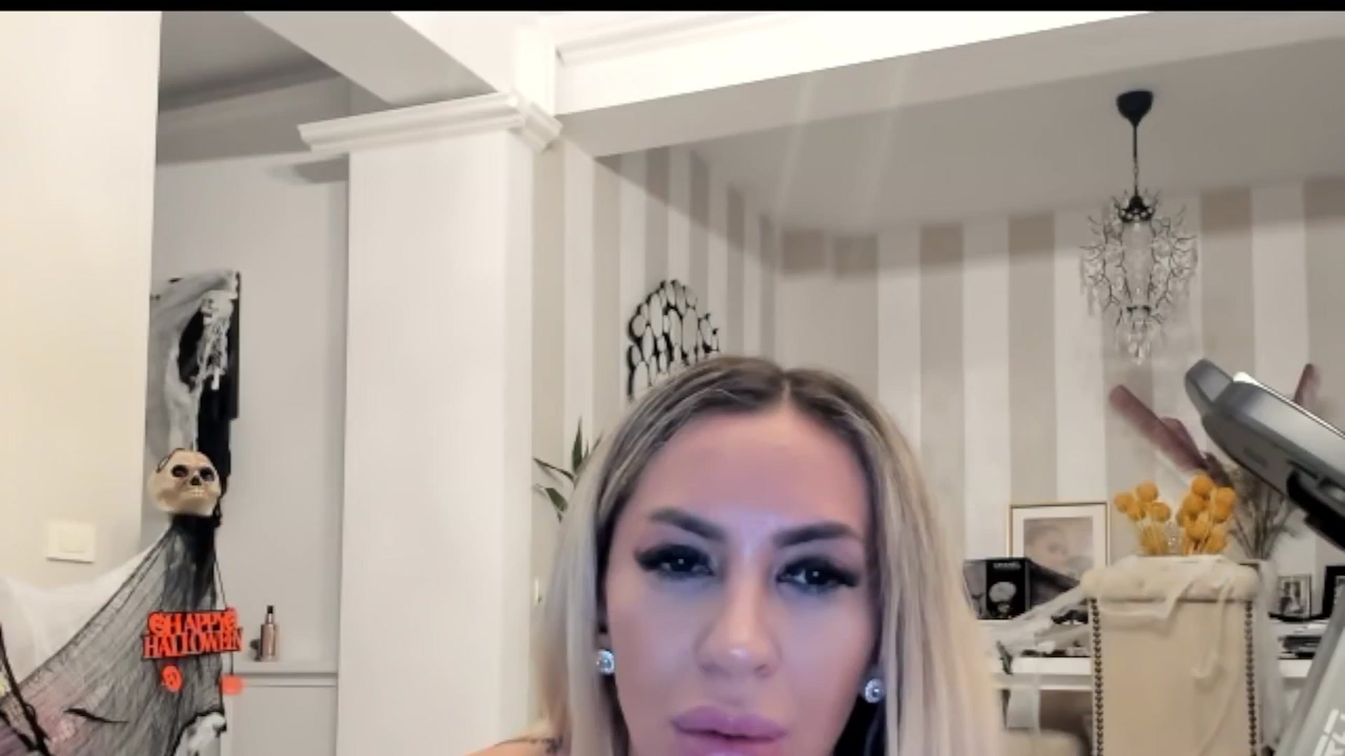 Gallery image thumbnail from Missy_alena's myfreecams stream on, 11/04/2025, 24:19 image 6 of 20