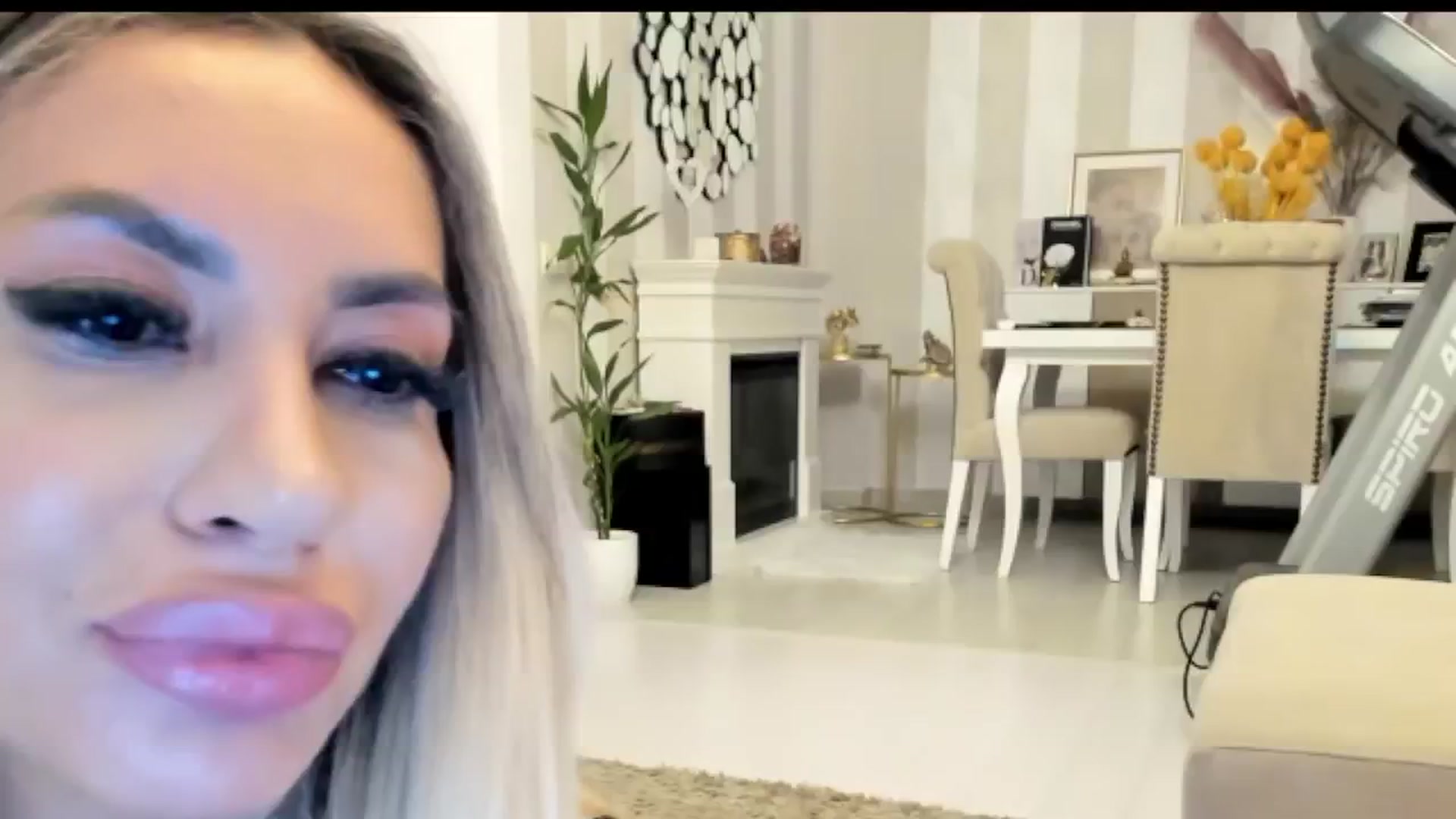 Gallery image thumbnail from Missy_alena's myfreecams stream on, 11/06/2025, 24:49 image 10 of 20