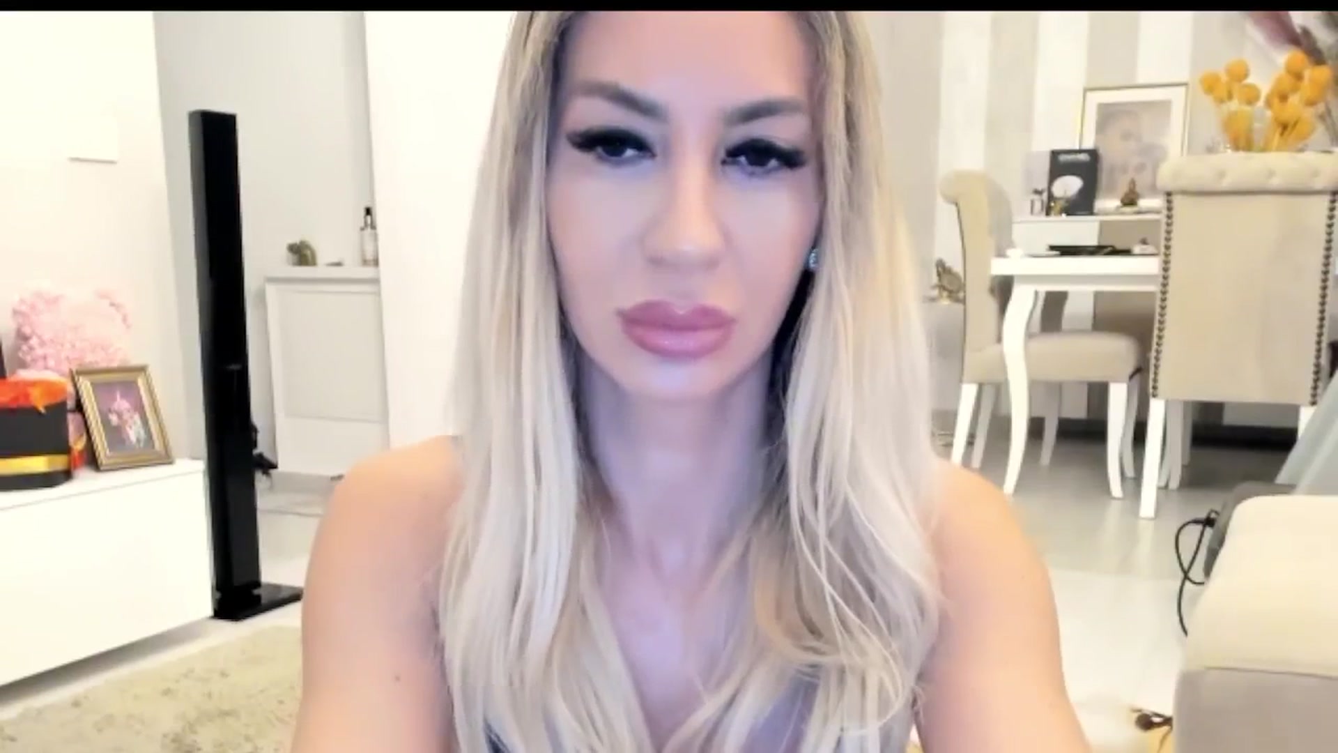 Gallery image thumbnail from Missy_alena's myfreecams stream on, 11/16/2025, 22:14 image 4 of 20