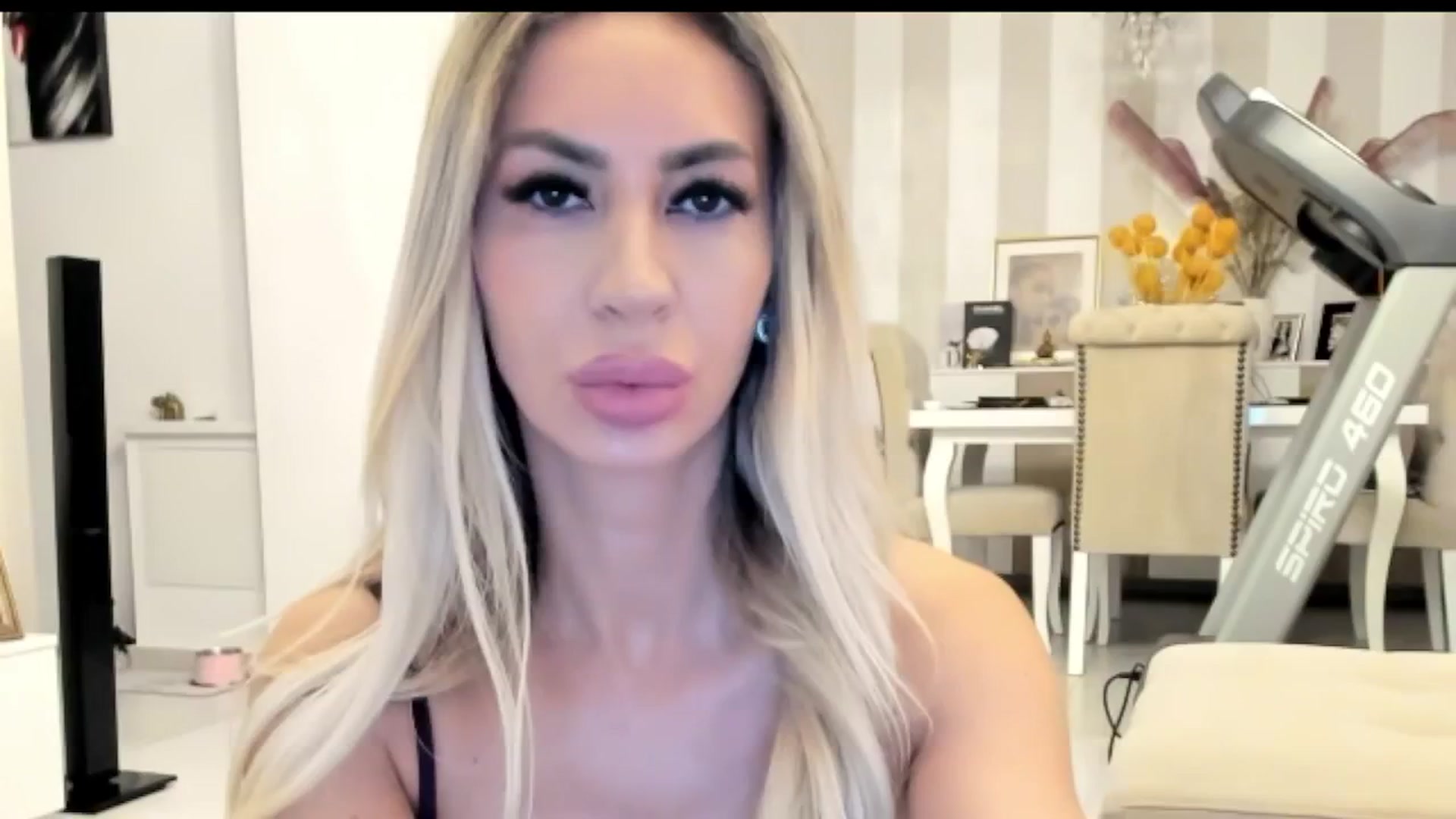 Gallery image thumbnail from Missy_alena's myfreecams stream on, 11/19/2025, 24:06 image 2 of 20
