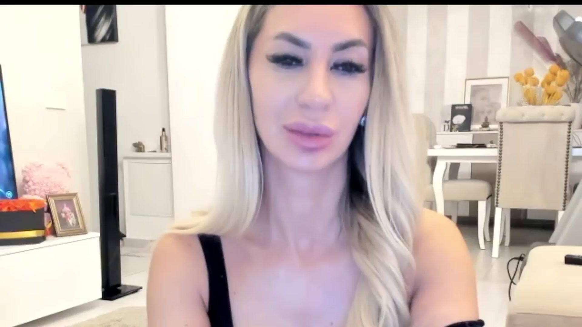 Gallery image thumbnail from Missy_alena's myfreecams stream on, 11/24/2025, 24:31 image 5 of 20