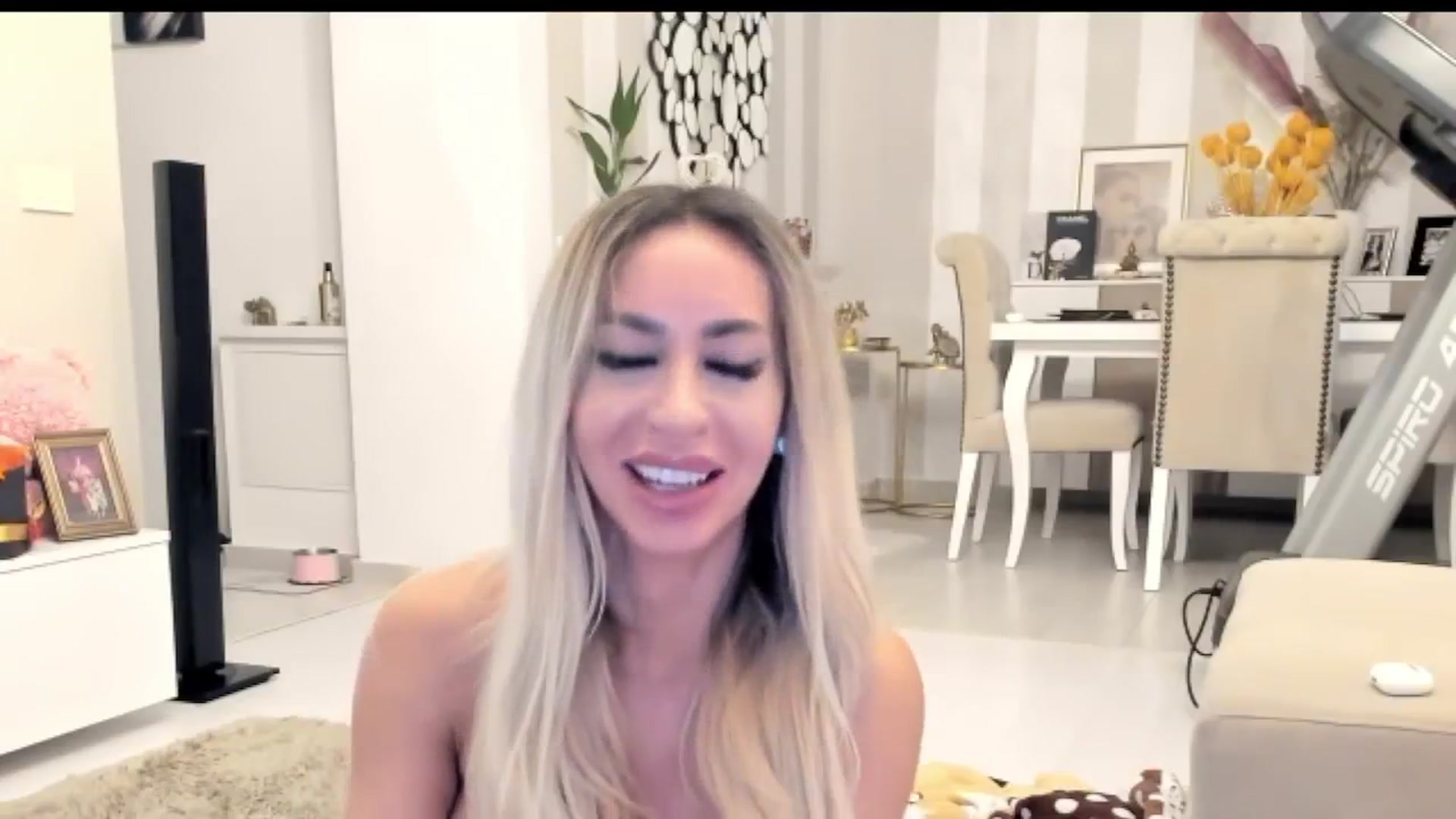 Gallery image thumbnail from Missy_alena's myfreecams stream on, 11/25/2025, 08:47 image 13 of 20