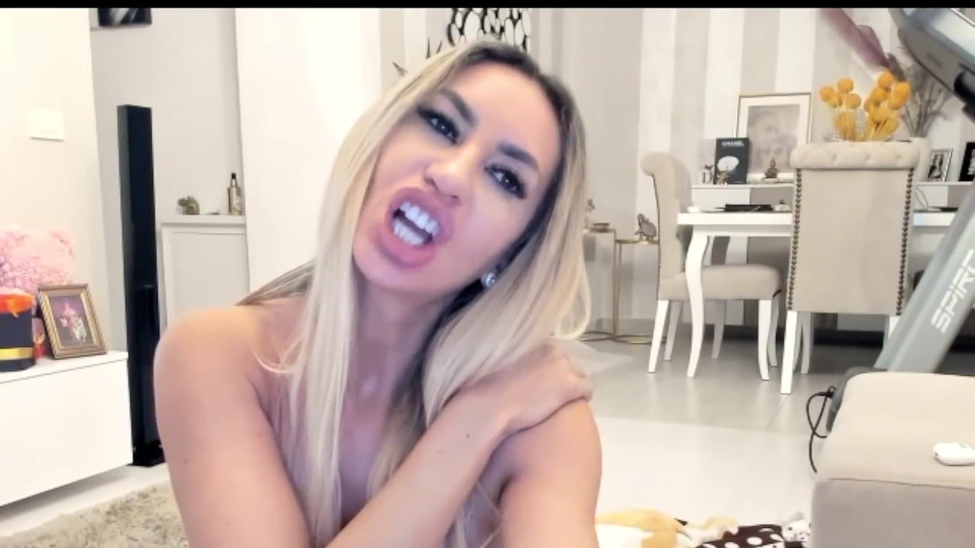 Gallery image thumbnail from Missy_alena's myfreecams stream on, 11/25/2025, 08:47 image 20 of 20
