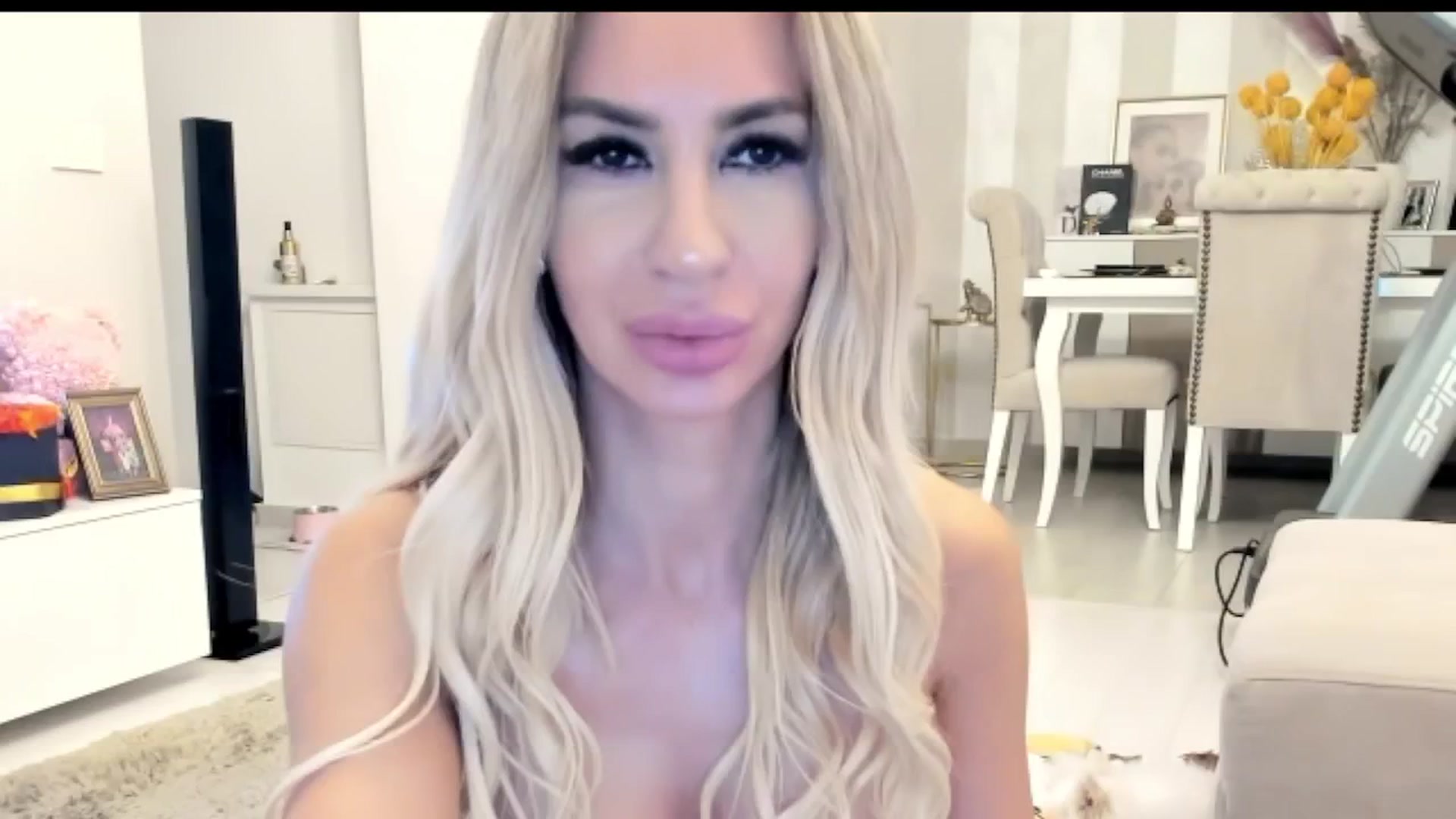 Gallery image thumbnail from Missy_alena's myfreecams stream on, 11/28/2025, 03:19 image 5 of 20