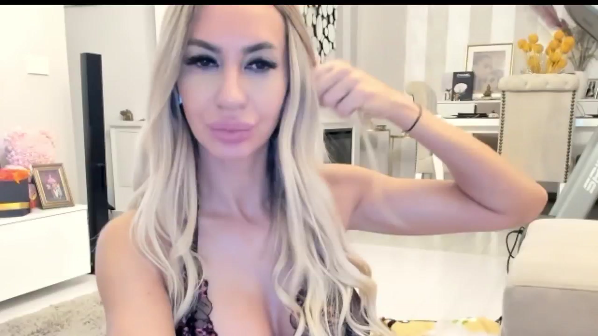 Gallery image thumbnail from Missy_alena's myfreecams stream on, 11/29/2025, 03:05 image 17 of 20