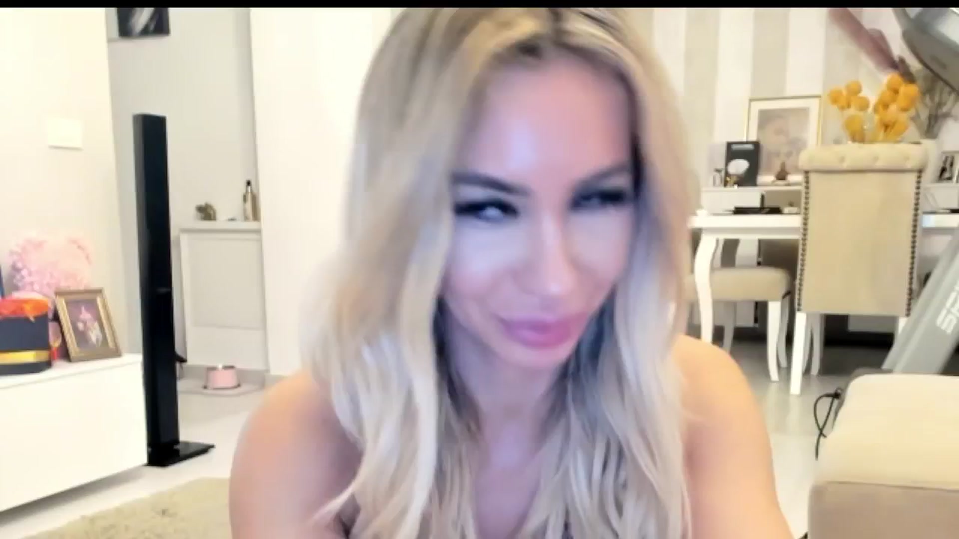 Gallery image thumbnail from Missy_alena's myfreecams stream on, 11/29/2025, 03:05 image 16 of 20