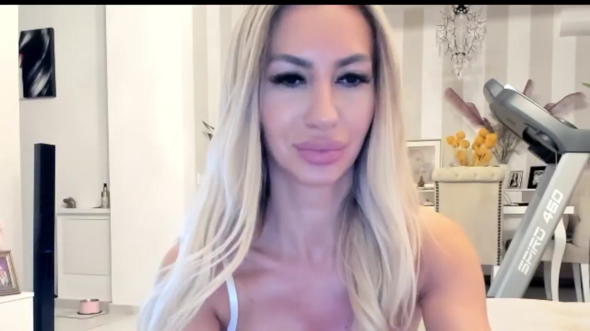 Gallery image thumbnail from Missy_alena's myfreecams stream on, 12/03/2025, 23:46 image 3 of 20
