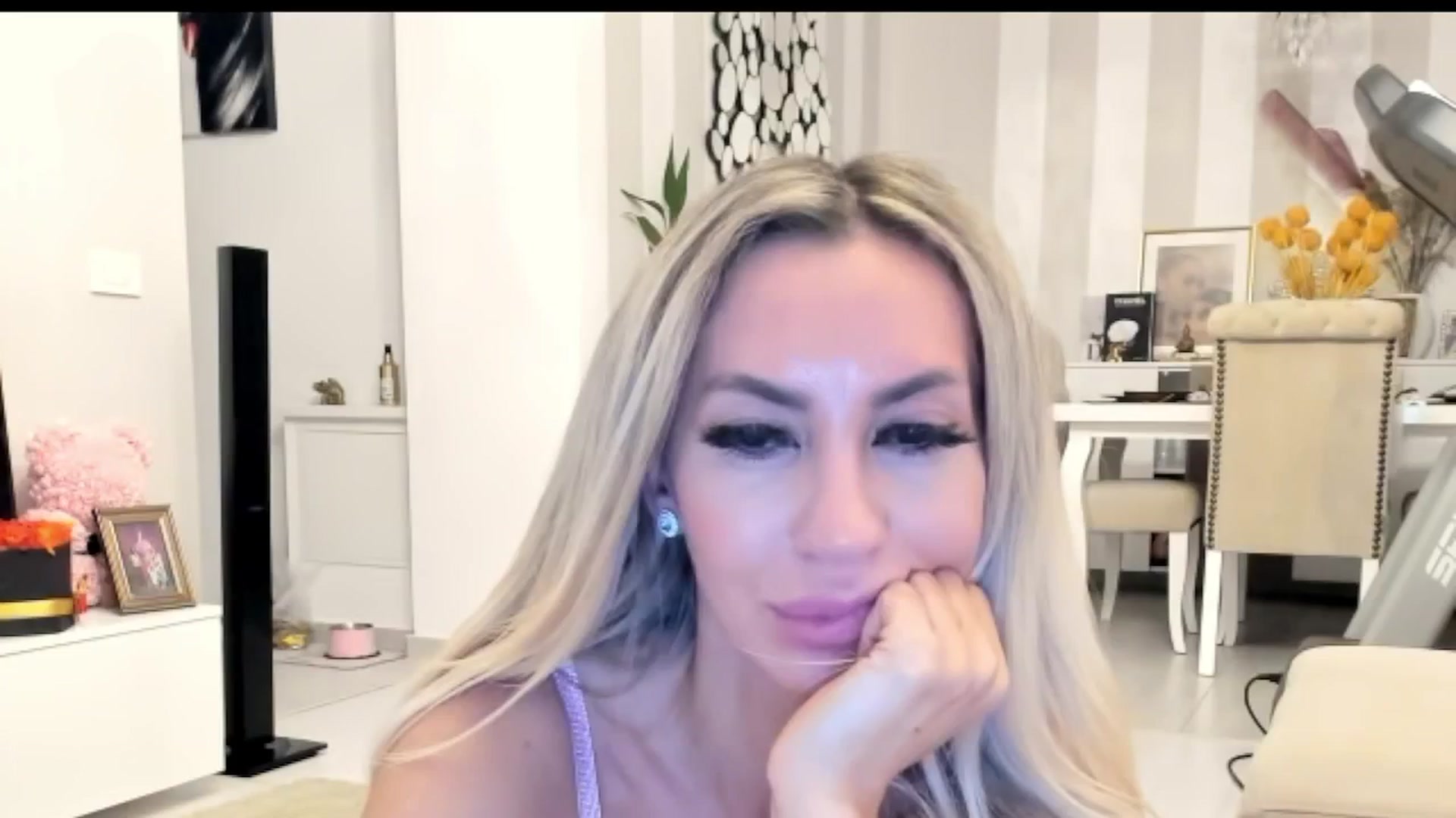 Gallery image thumbnail from Missy_alena's myfreecams stream on, 12/10/2025, 04:04 image 14 of 20