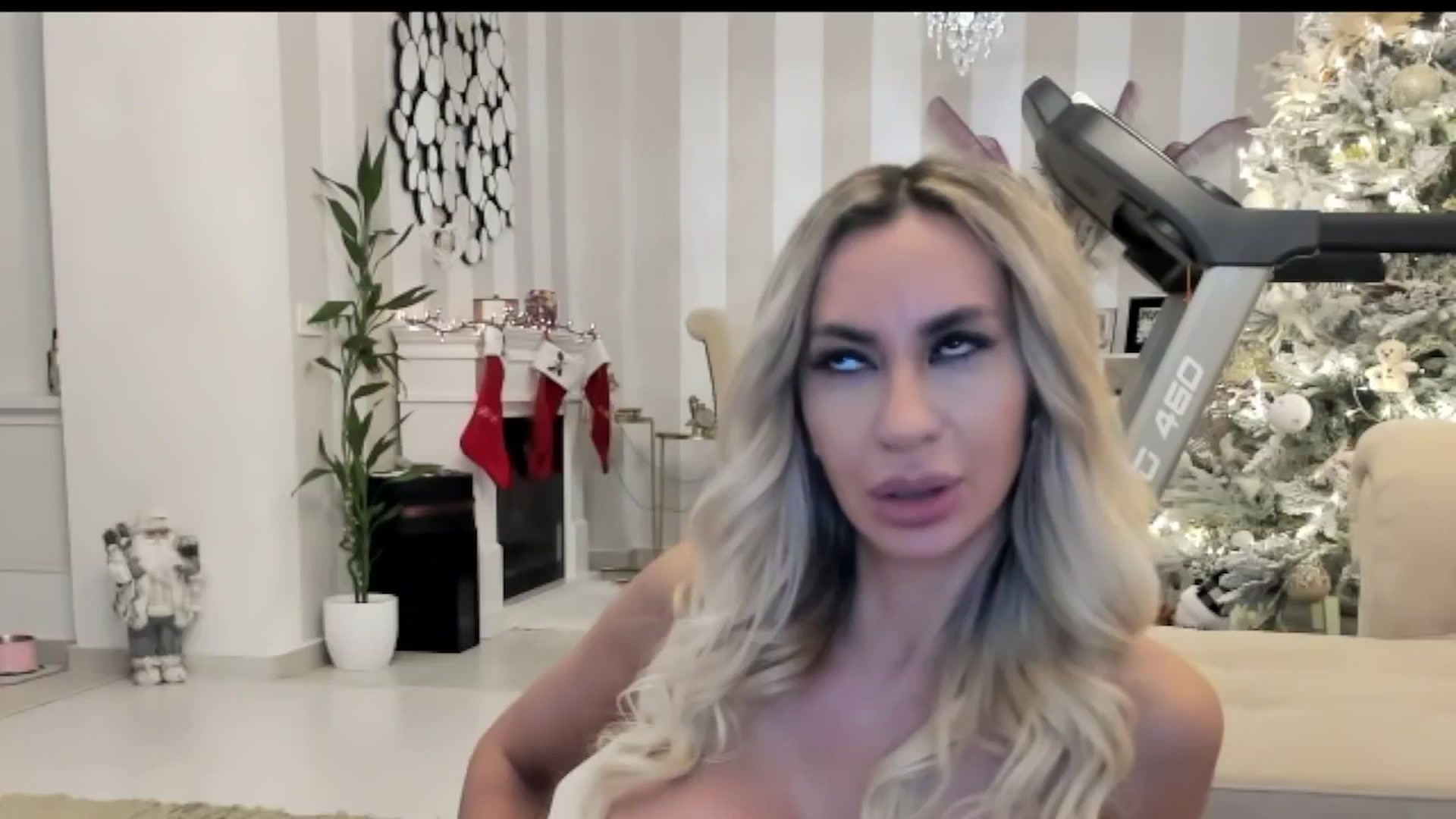 Gallery image thumbnail from Missy_alena's myfreecams stream on, 12/14/2025, 02:28 image 19 of 20