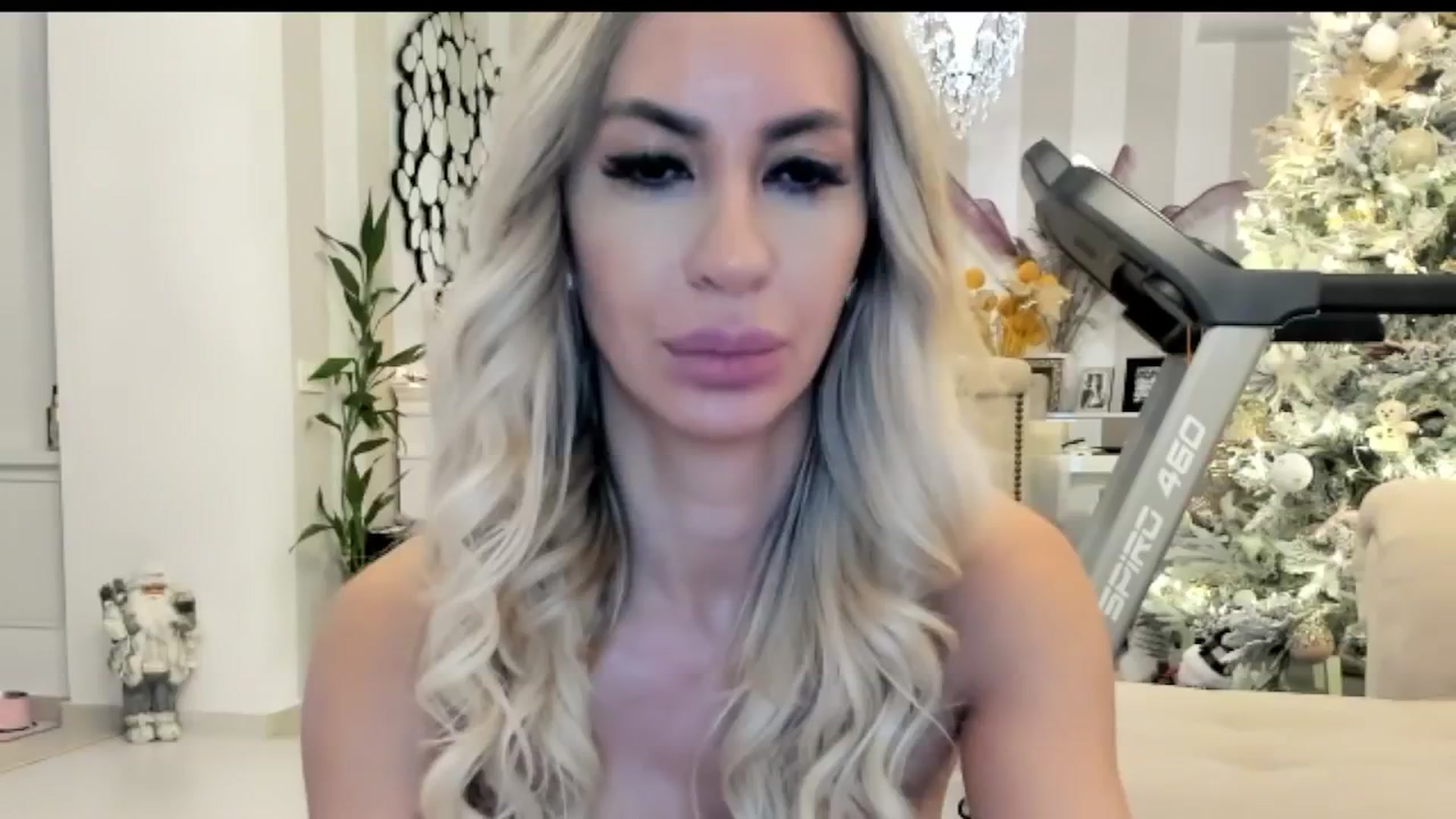Gallery image thumbnail from Missy_alena's myfreecams stream on, 12/14/2025, 02:28 image 18 of 20