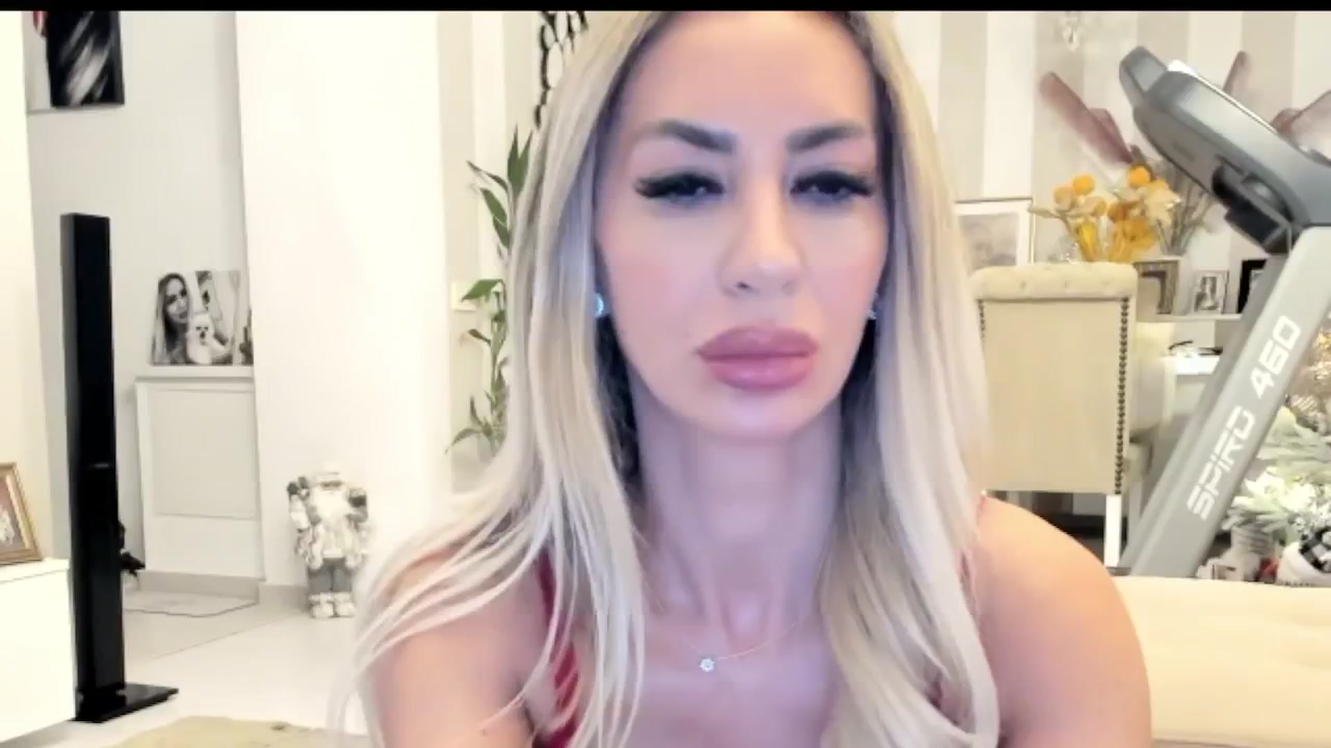 Gallery image thumbnail from Missy_alena's myfreecams stream on, 12/22/2025, 24:52 image 3 of 20