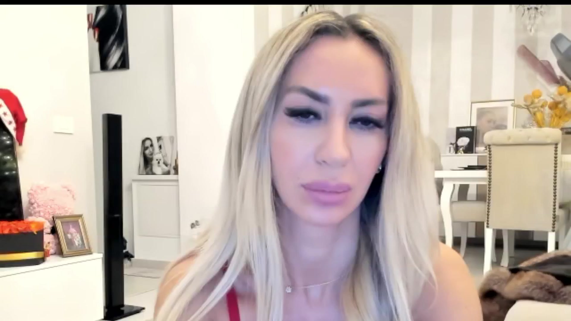 Gallery image thumbnail from Missy_alena's myfreecams stream on, 12/22/2025, 01:19 image 13 of 20