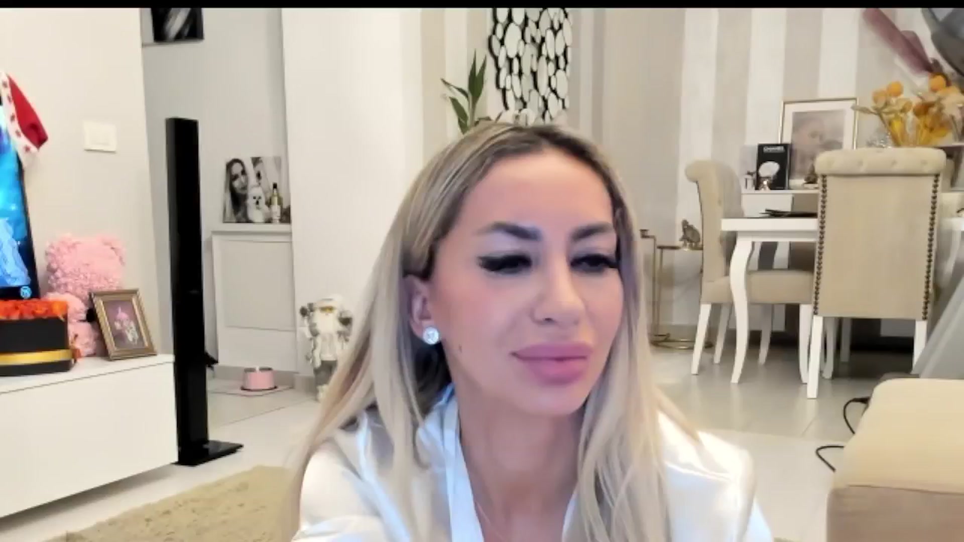 Gallery image thumbnail from Missy_alena's myfreecams stream on, 12/31/2025, 24:55 image 7 of 20