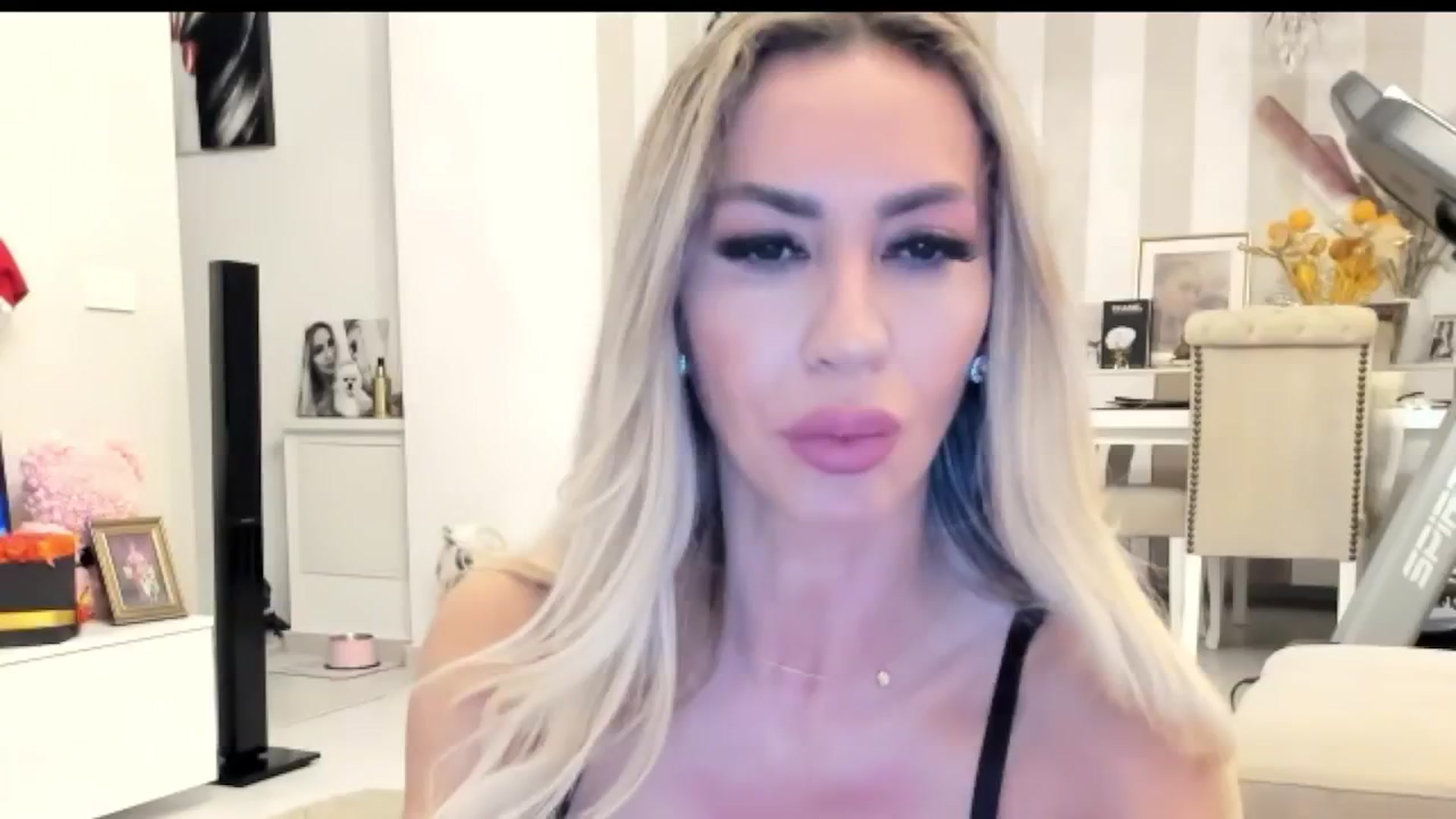 Gallery image thumbnail from Missy_alena's myfreecams stream on, 01/05/2026, 22:27 image 9 of 20