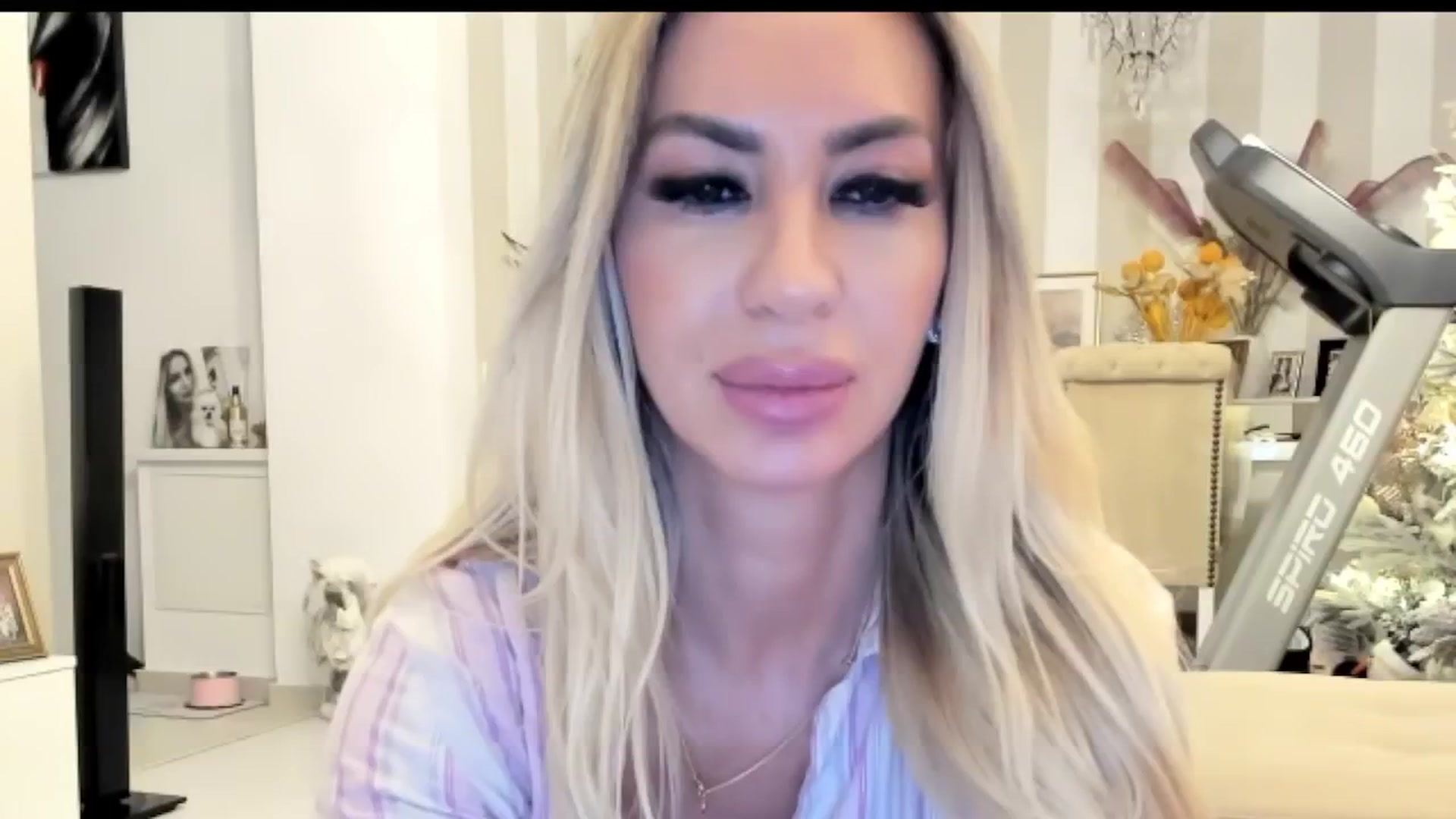 Gallery image thumbnail from Missy_alena's myfreecams stream on, 01/08/2026, 02:19 image 18 of 20