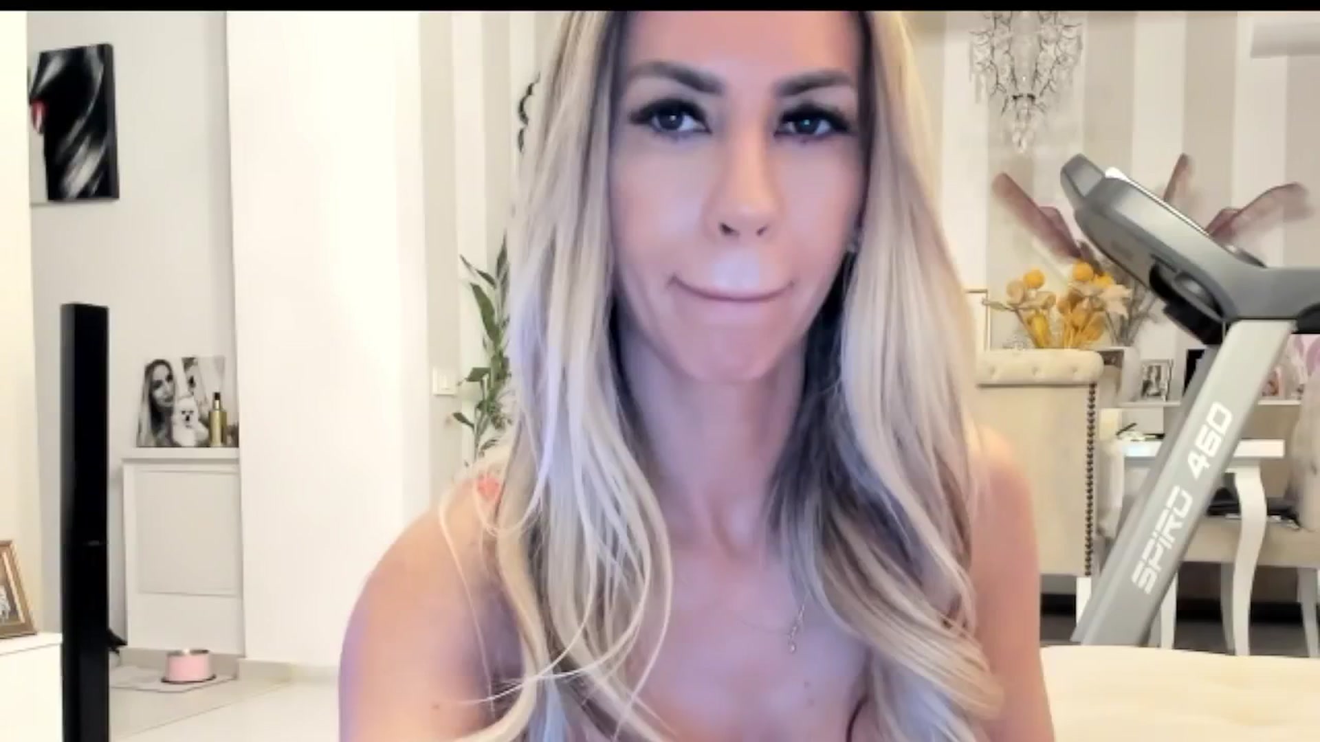 Gallery image thumbnail from Missy_alena's myfreecams stream on, 01/17/2026, 23:14 image 9 of 20