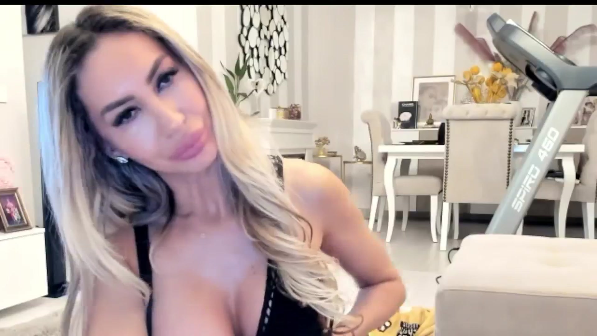 Gallery image thumbnail from Missy_alena's myfreecams stream on, 02/09/2026, 23:27 image 15 of 20