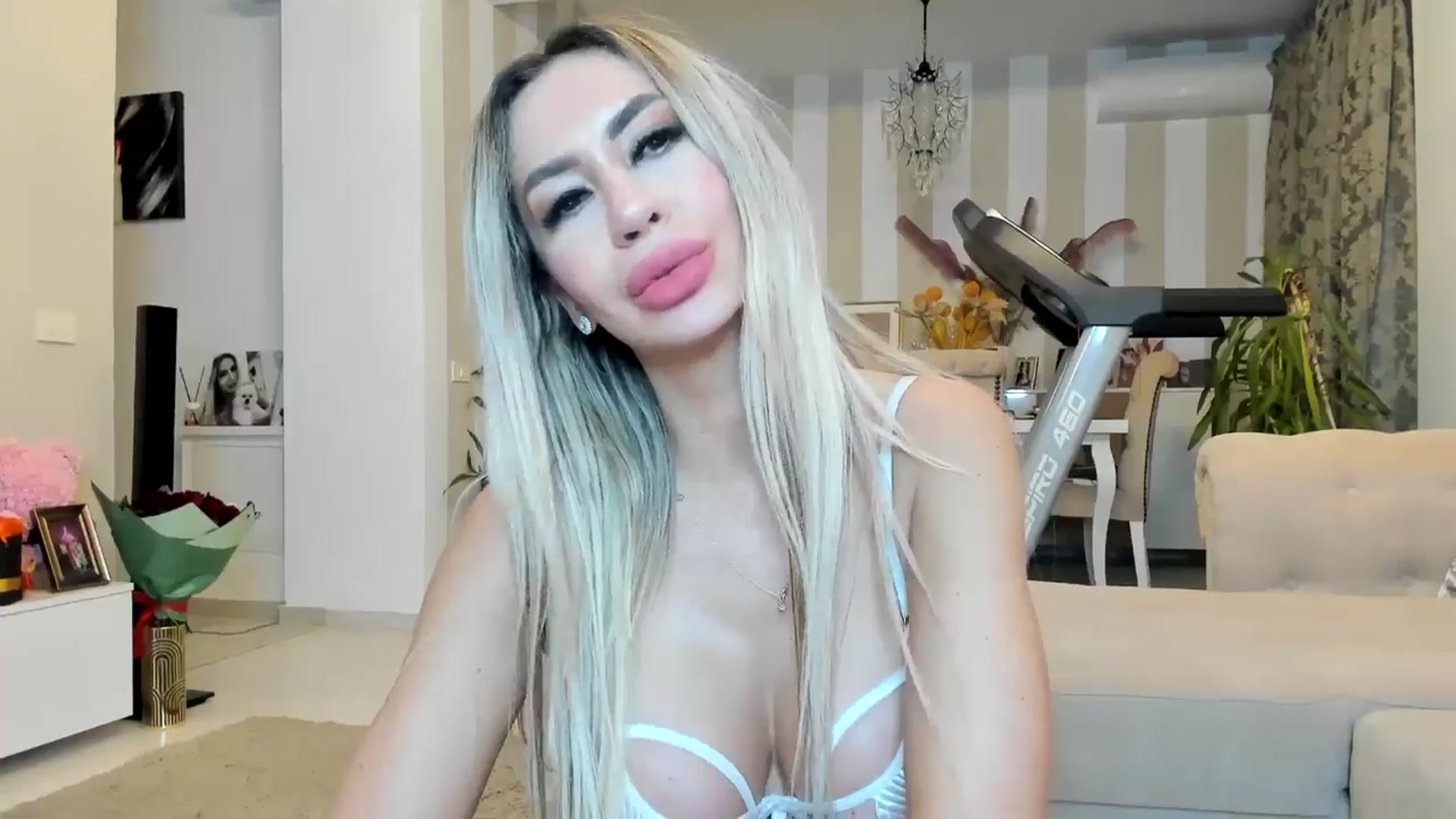 Gallery image thumbnail from Missy_alena's myfreecams stream on, 02/24/2026, 03:34 image 4 of 20