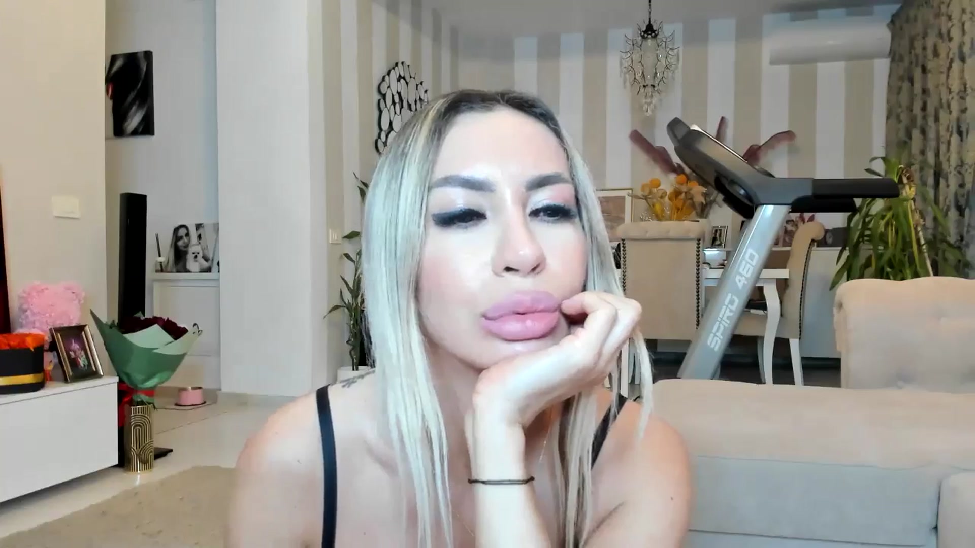 Gallery image thumbnail from Missy_alena's myfreecams stream on, 02/25/2026, 24:41 image 3 of 20