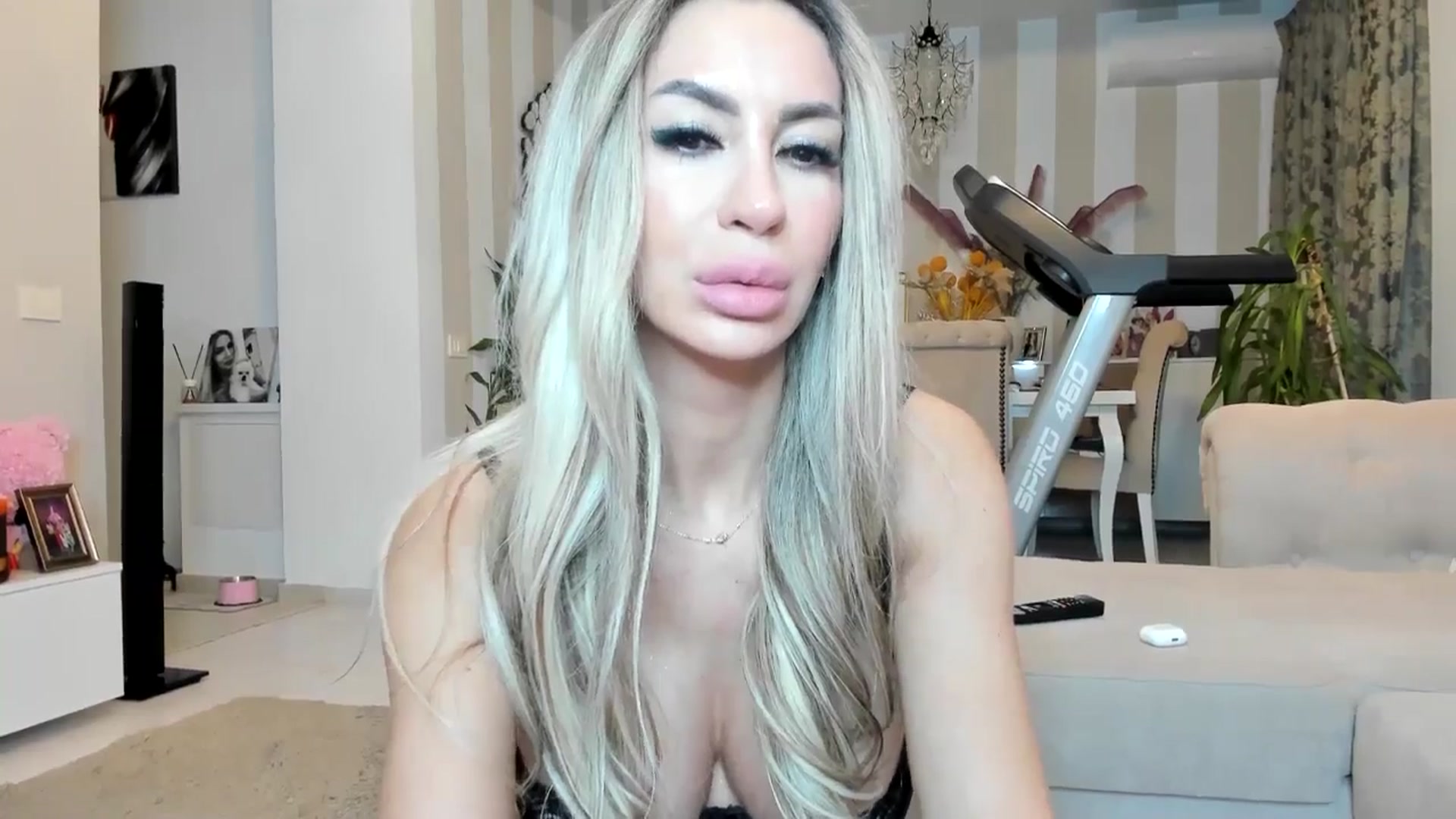 Gallery image thumbnail from Missy_alena's myfreecams stream on, 02/26/2026, 22:23 image 6 of 20