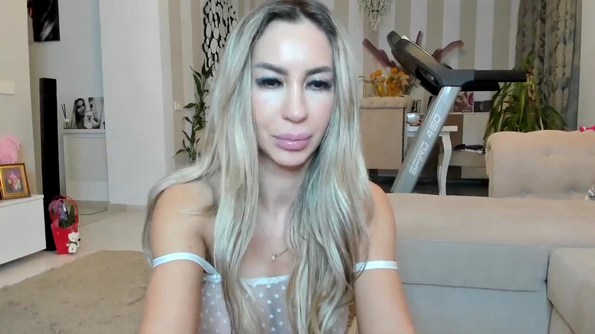 Gallery image thumbnail from Missy_alena's myfreecams stream on, 03/05/2026, 02:07 image 10 of 20