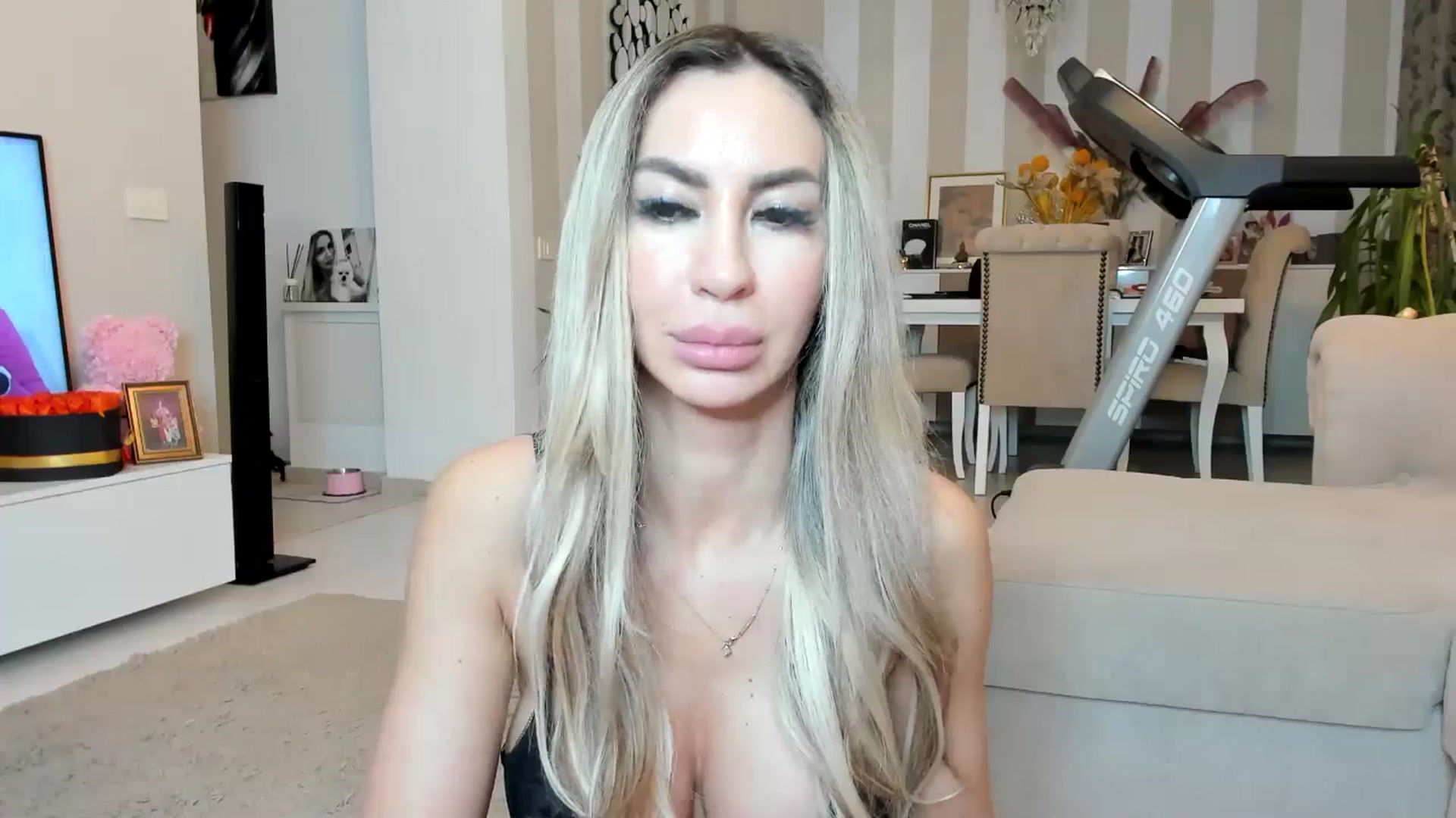 Gallery image thumbnail from Missy_alena's myfreecams stream on, 03/20/2026, 01:12 image 19 of 20