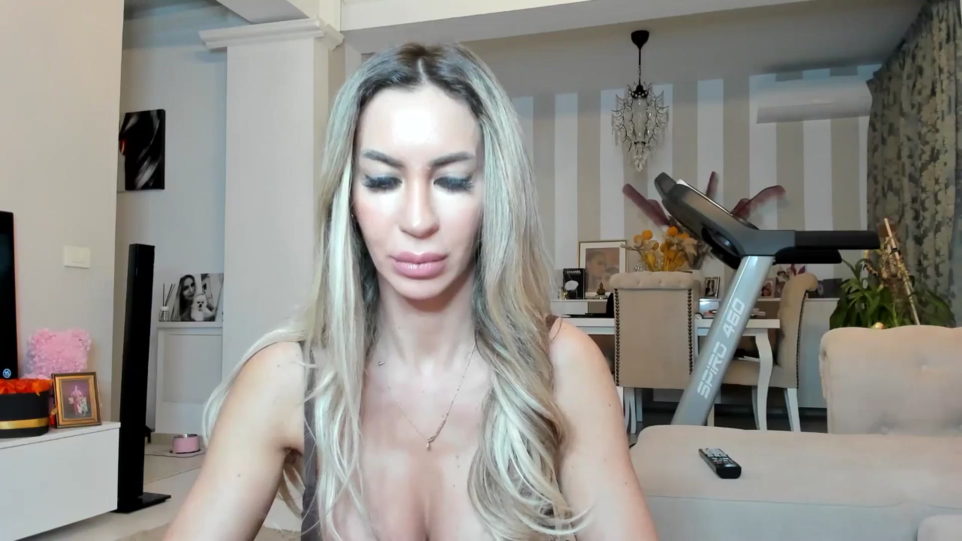 Gallery image thumbnail from Missy_alena's myfreecams stream on, 03/23/2026, 24:04 image 3 of 20