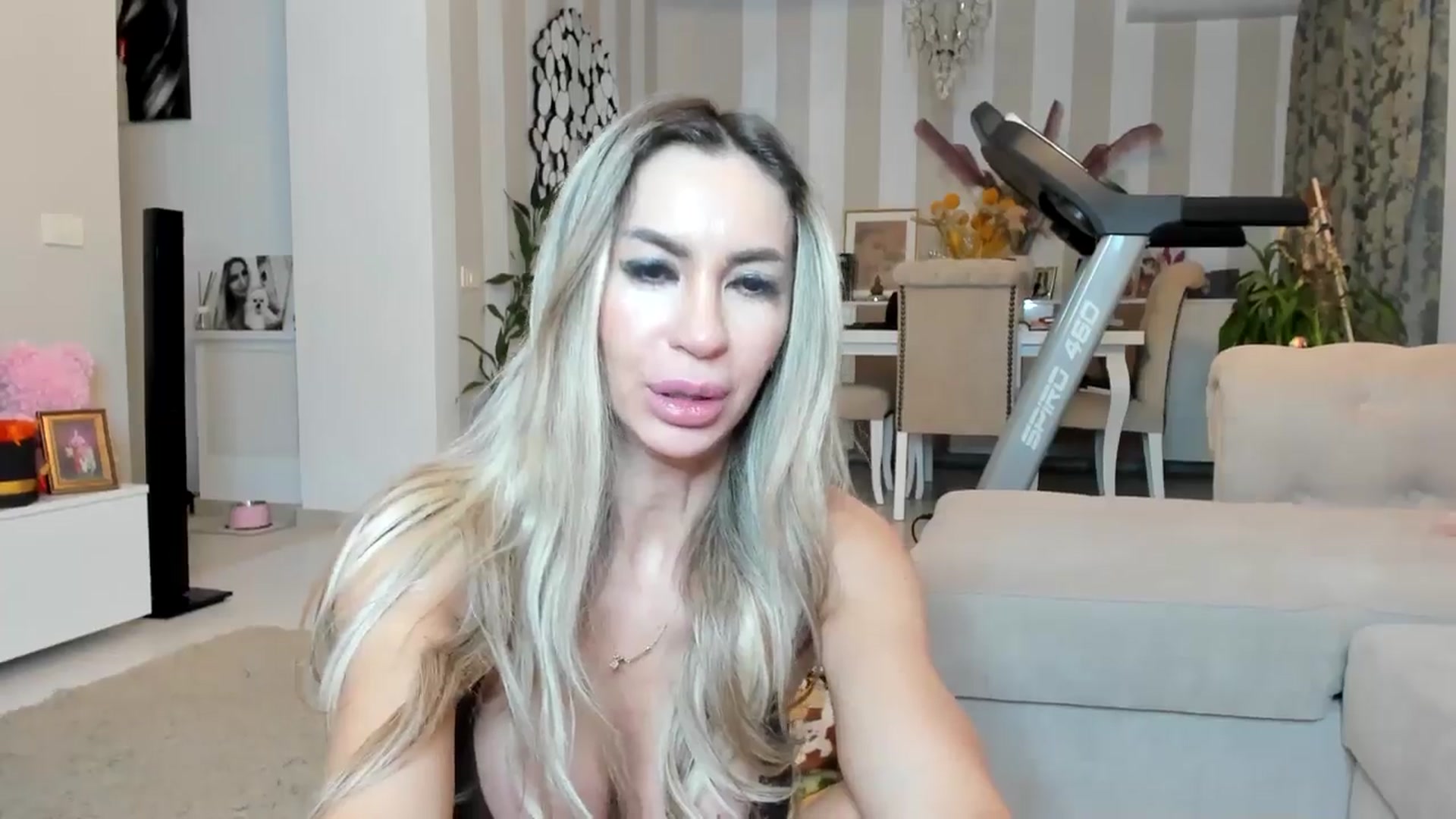 Gallery image thumbnail from Missy_alena's myfreecams stream on, 03/23/2026, 01:49 image 16 of 20
