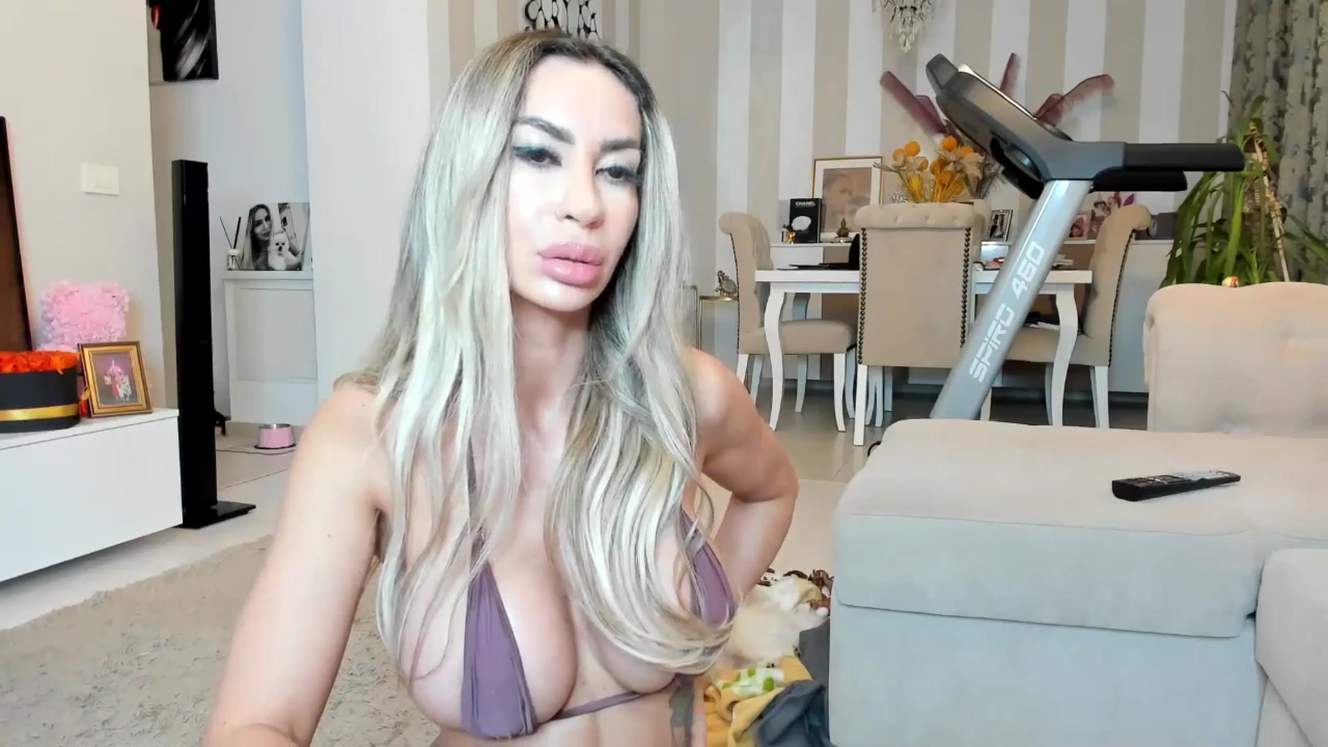 Gallery image thumbnail from Missy_alena's myfreecams stream on, 03/23/2026, 22:13 image 13 of 20