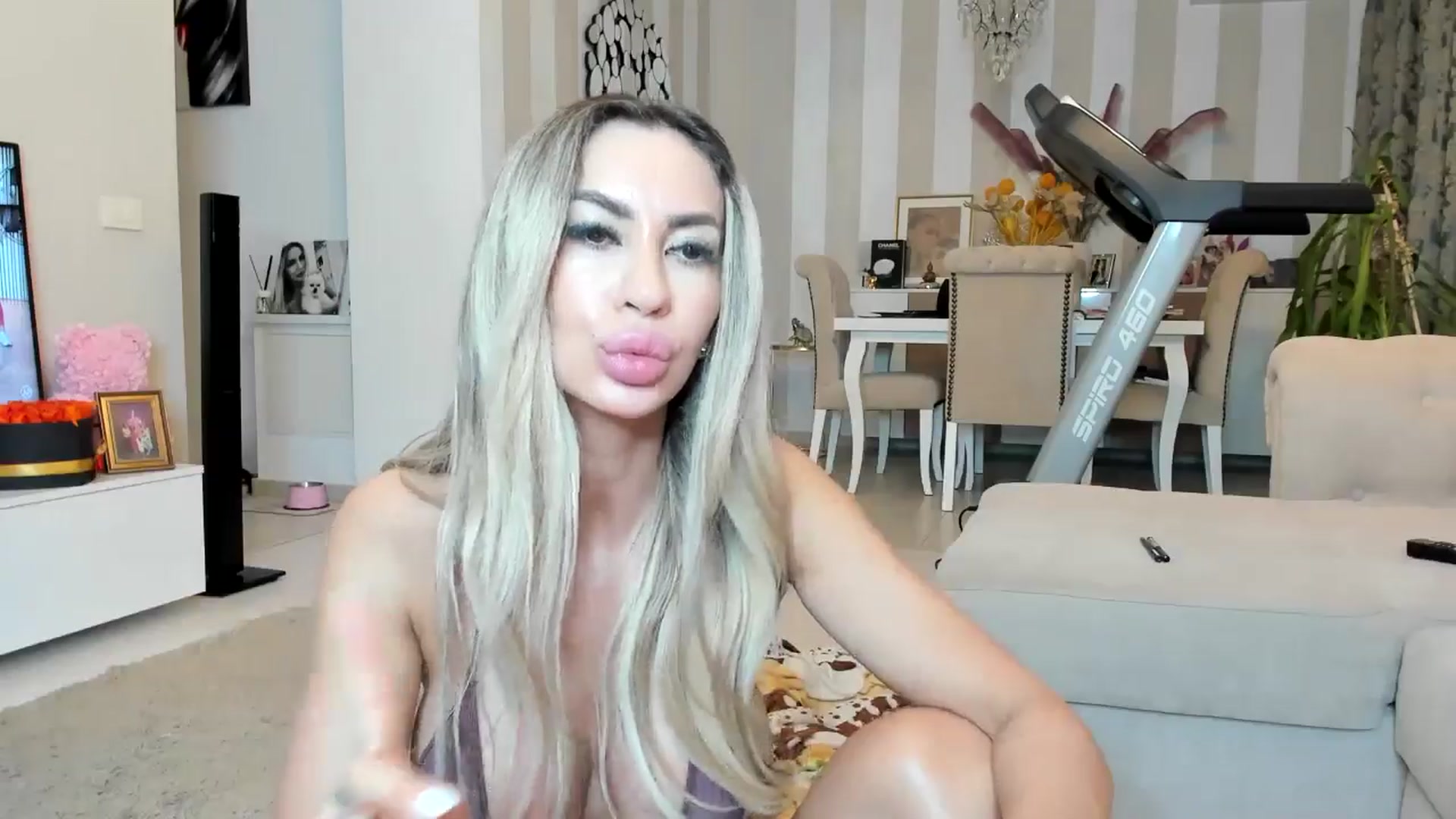 Gallery image thumbnail from Missy_alena's myfreecams stream on, 03/24/2026, 01:58 image 16 of 20