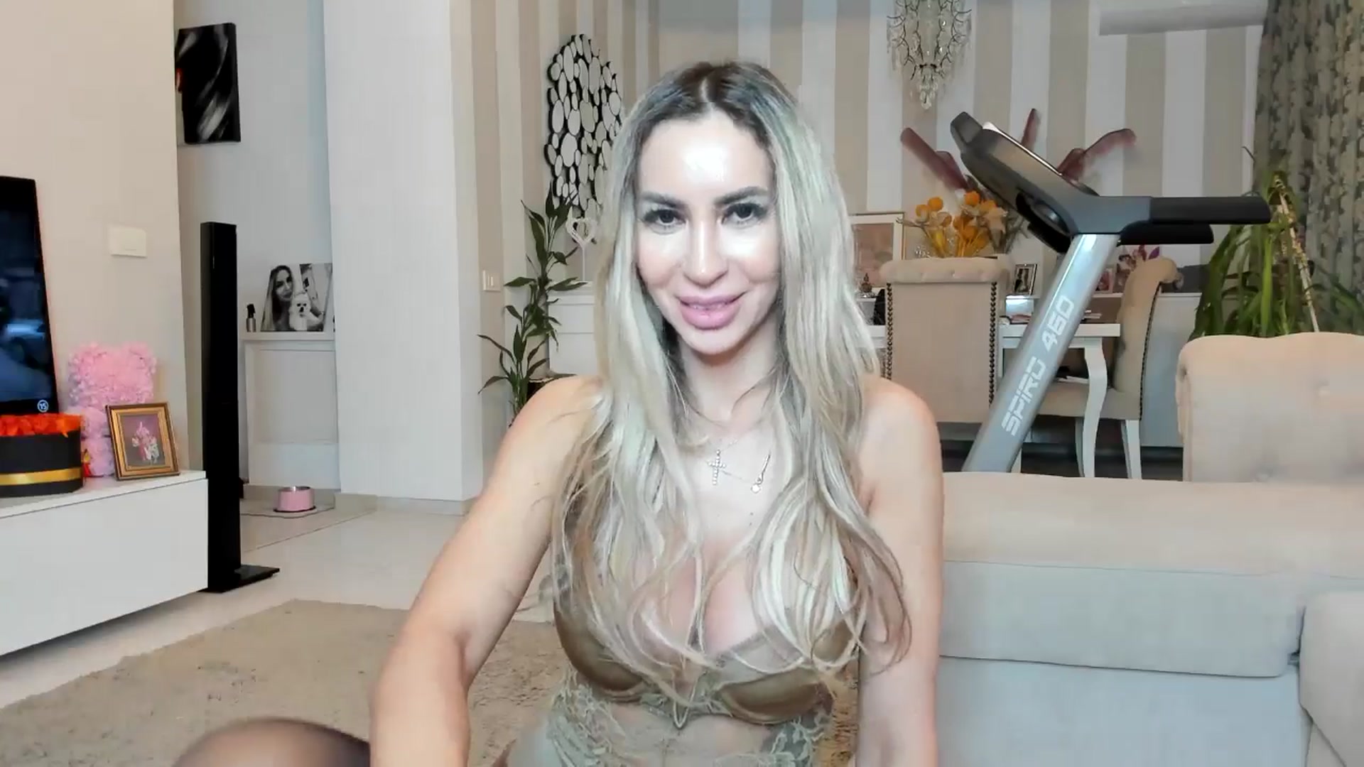 Gallery image thumbnail from Missy_alena's myfreecams stream on, 03/25/2026, 01:49 image 5 of 20