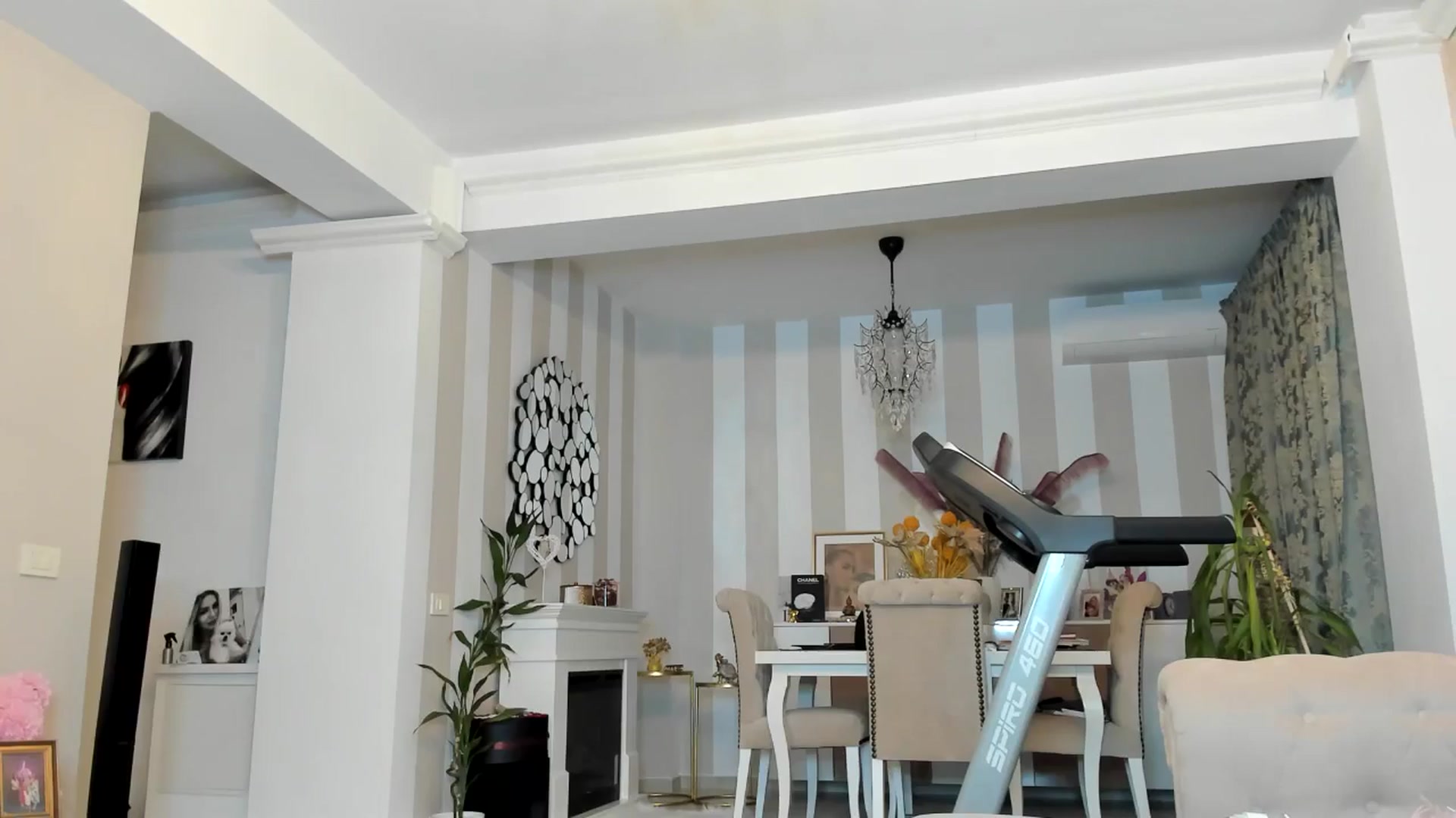 Gallery image thumbnail from Missy_alena's myfreecams stream on, 03/25/2026, 22:33 image 16 of 20