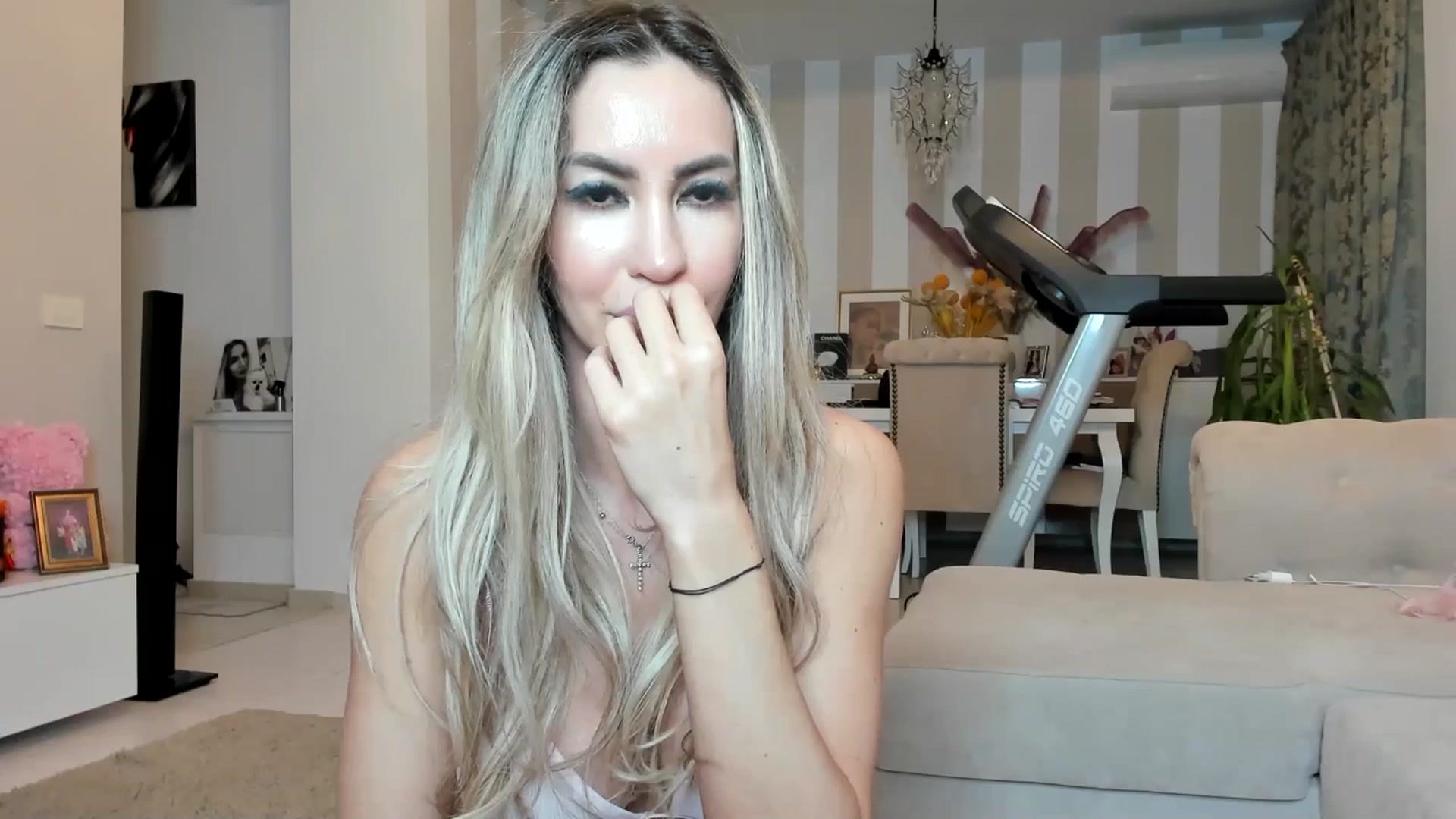 Gallery image thumbnail from Missy_alena's myfreecams stream on, 03/26/2026, 02:34 image 19 of 20