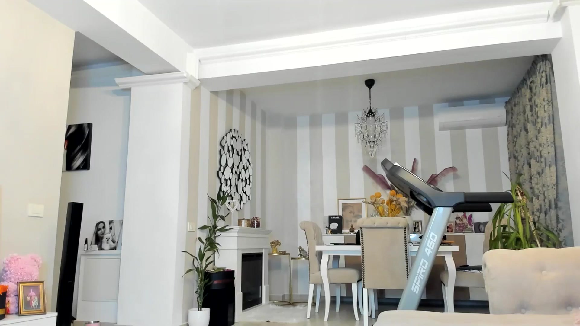Gallery image thumbnail from Missy_alena's myfreecams stream on, 03/30/2026, 23:34 image 2 of 20