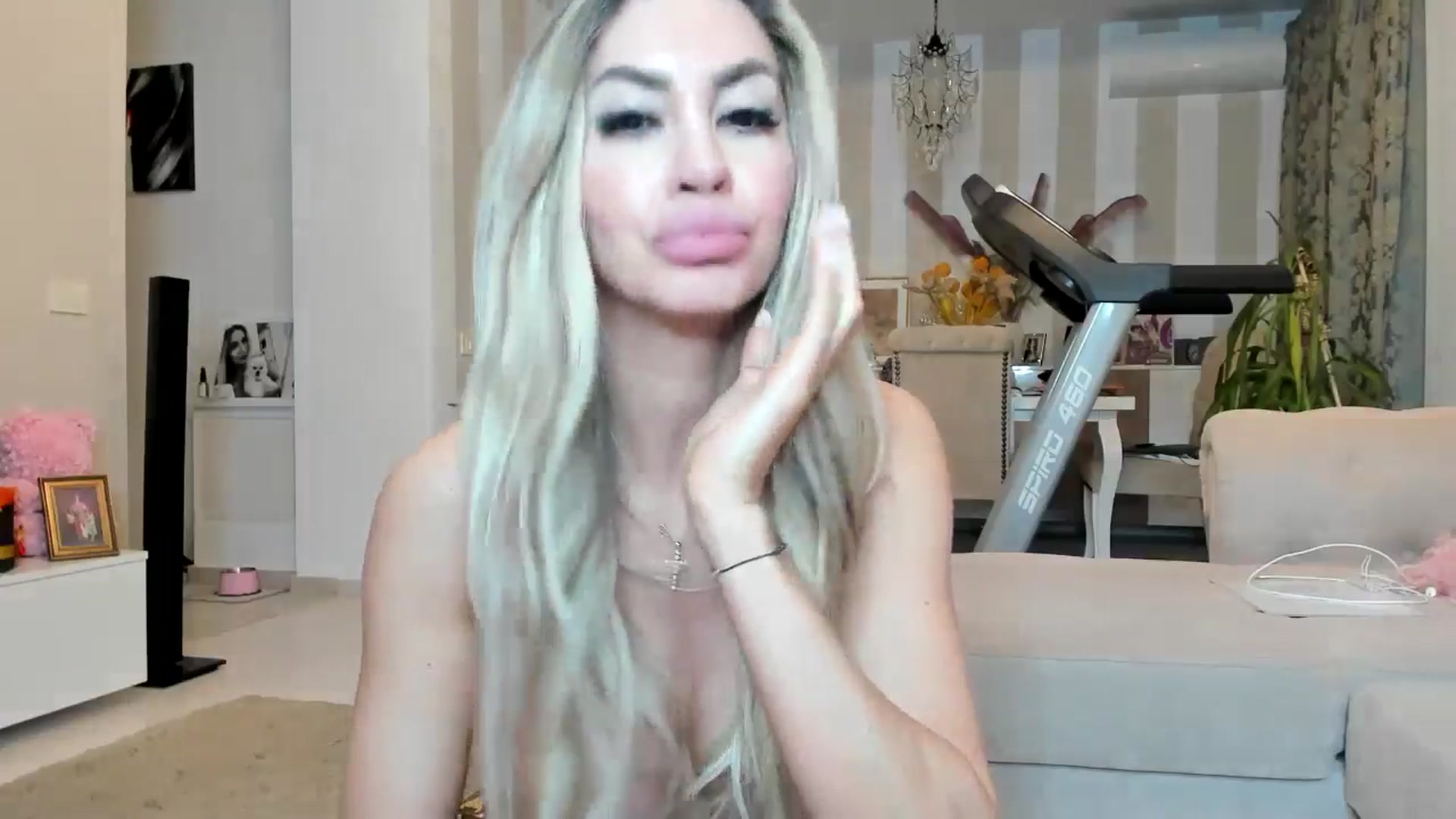Gallery image thumbnail from Missy_alena's myfreecams stream on, 03/31/2026, 23:45 image 14 of 20