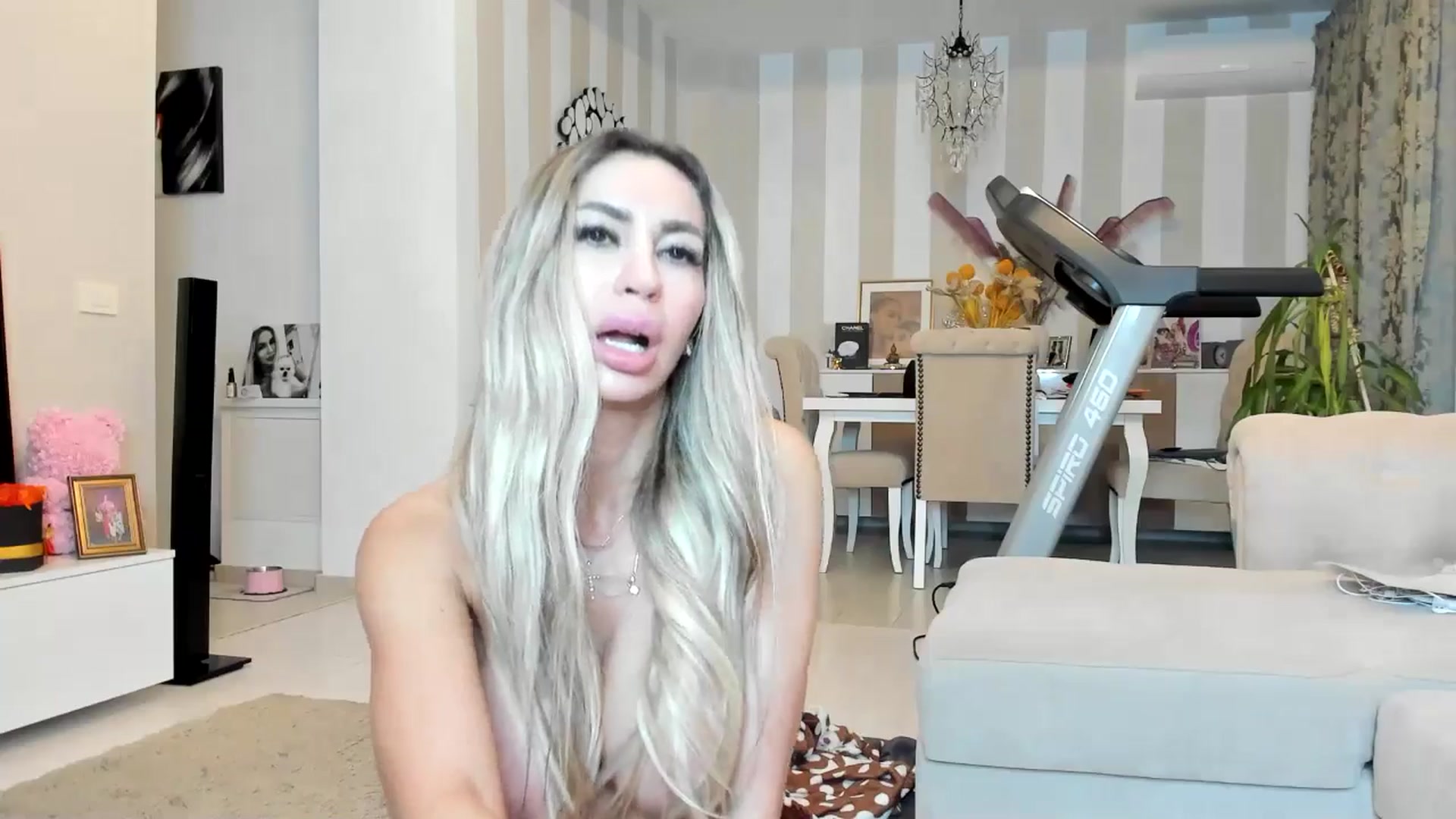 Gallery image thumbnail from Missy_alena's myfreecams stream on, 03/31/2026, 23:45 image 3 of 20